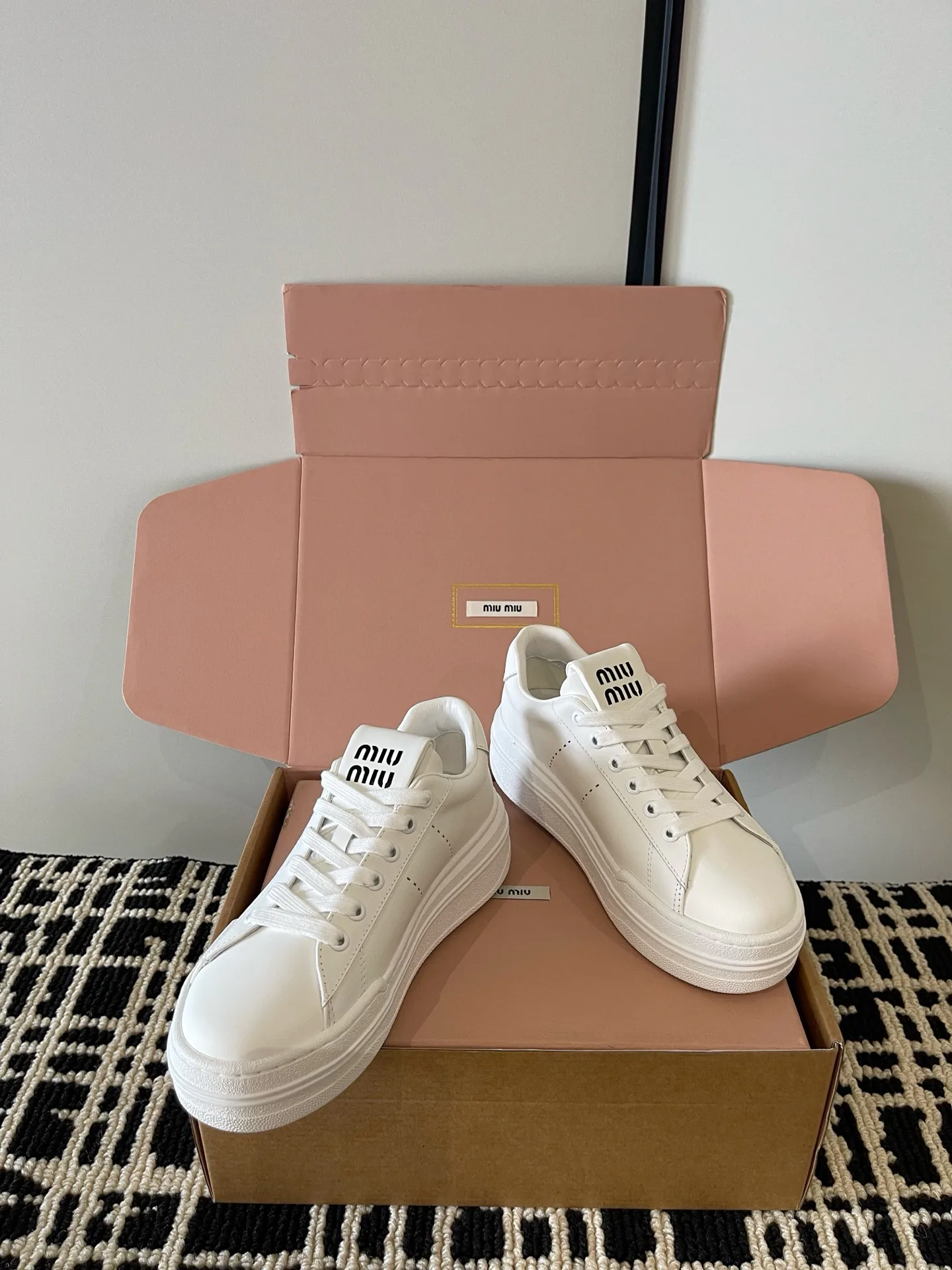 Кроссовки Женские Miu Miu 19290626