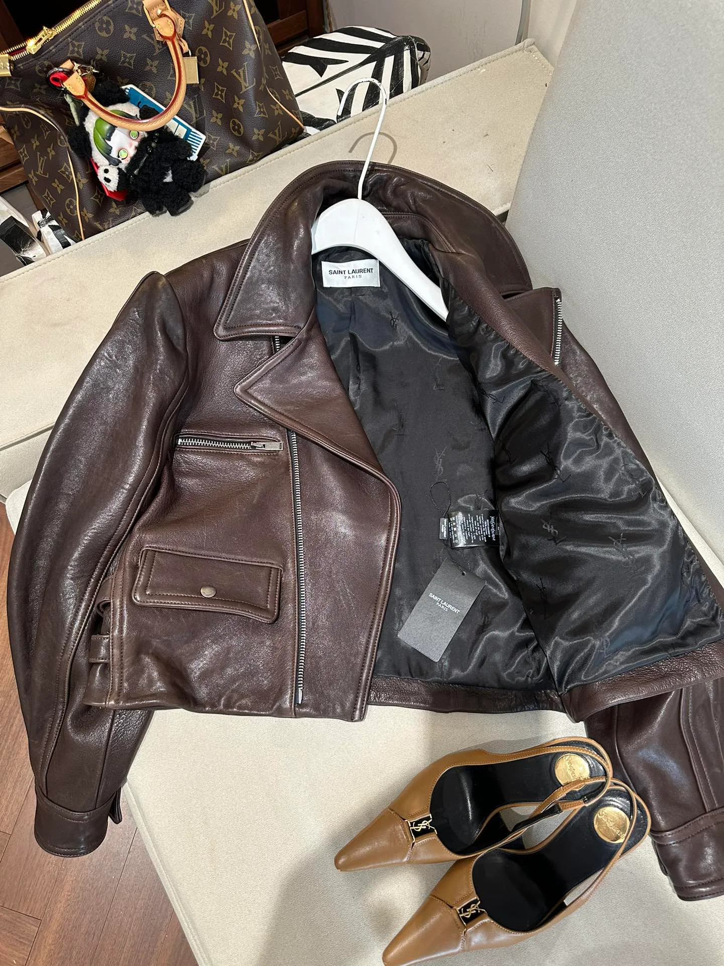 Кожаные Куртки И Дублёнки Женские Saint Laurent 11679706