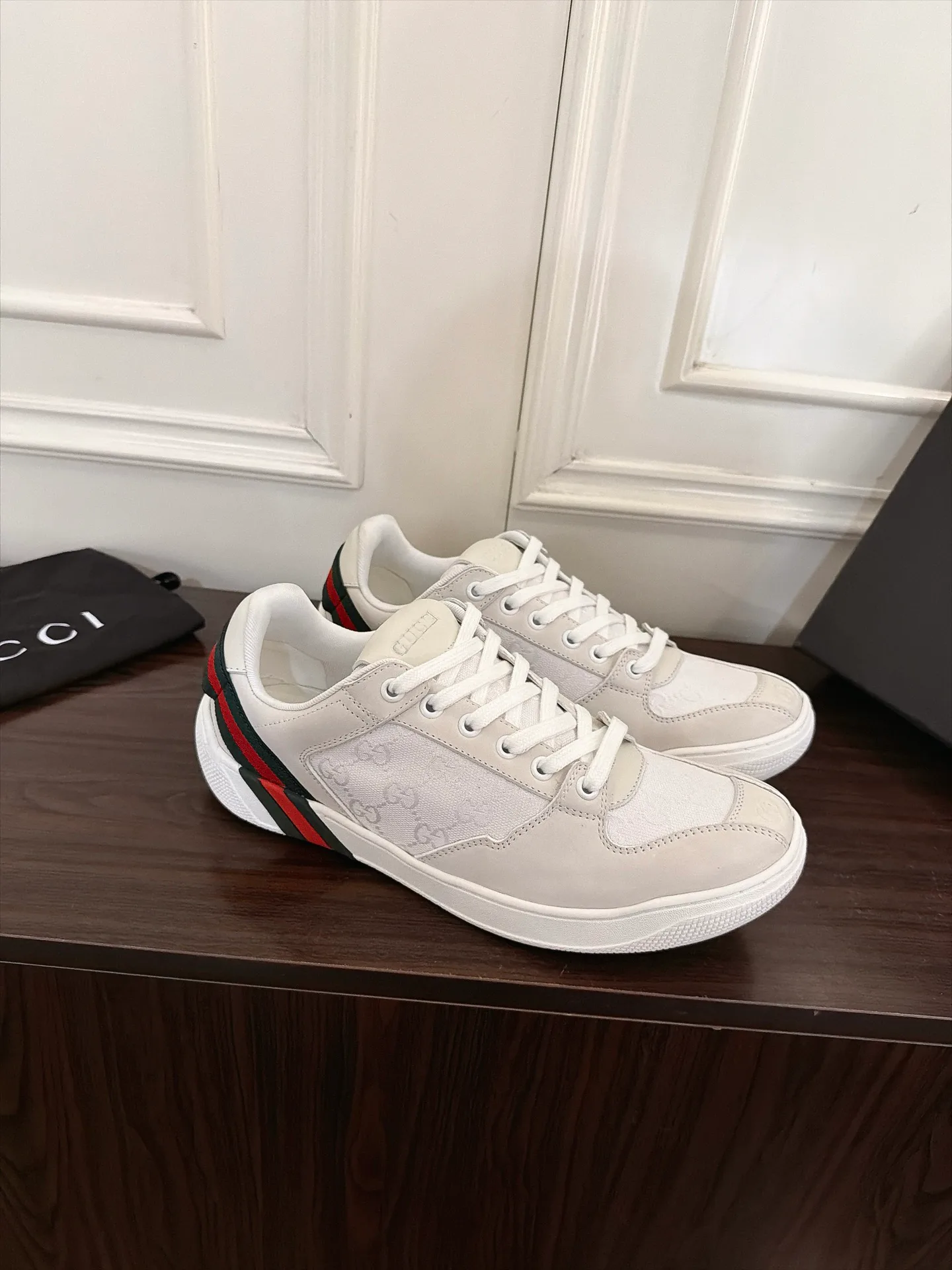 Кроссовки Женские Gucci 18586676
