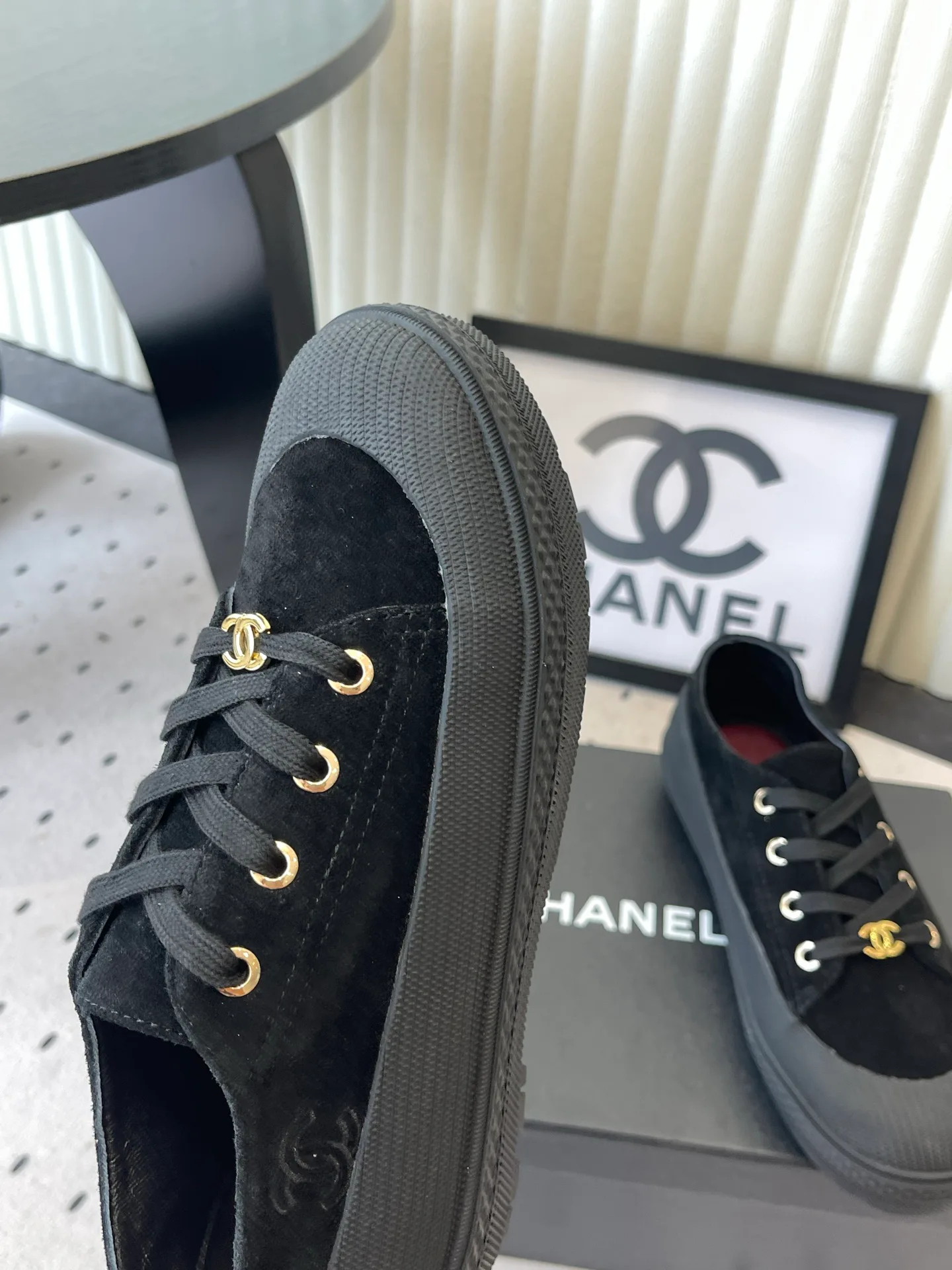 Кроссовки Женские Chanel 18069861