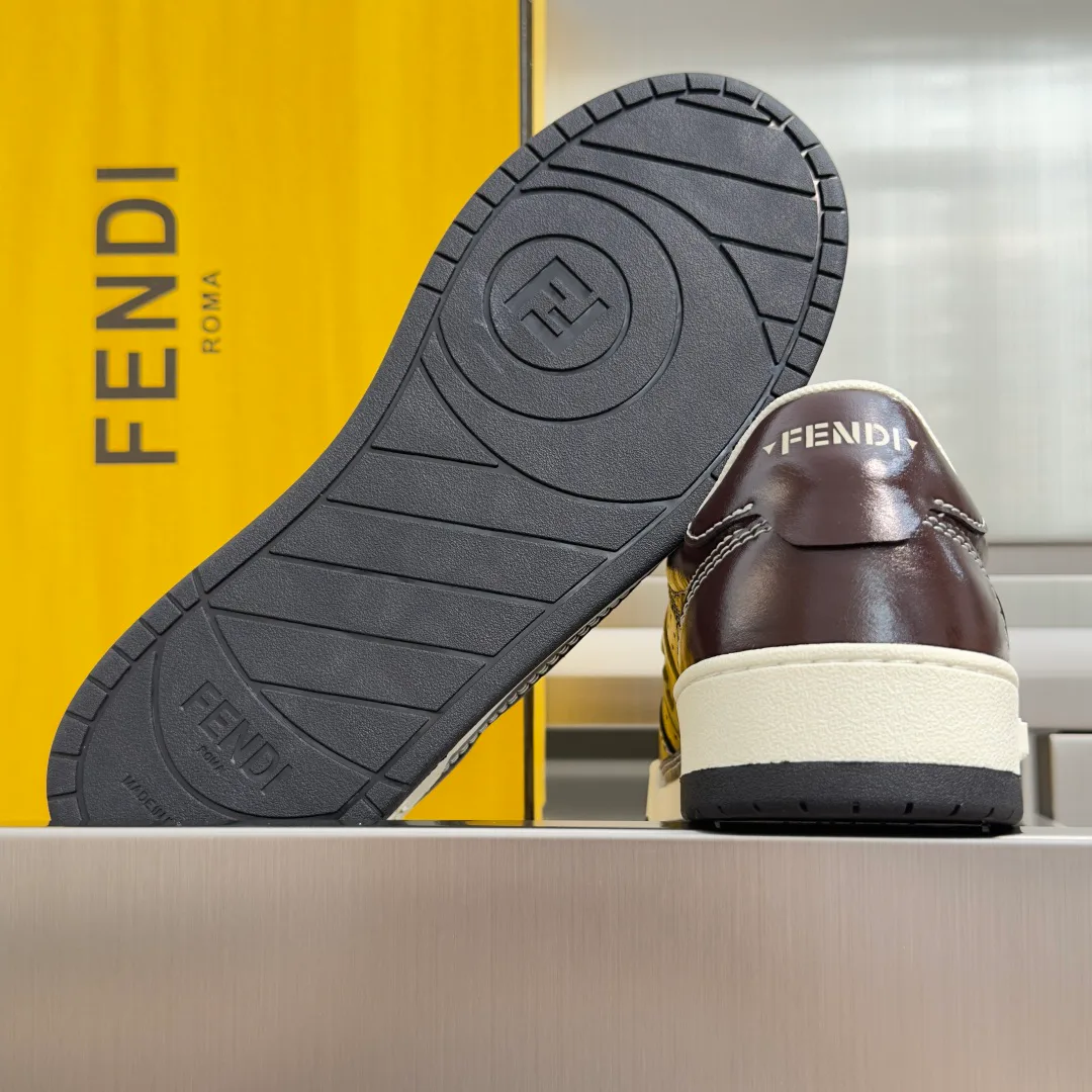 Кроссовки Женские Fendi 17729636