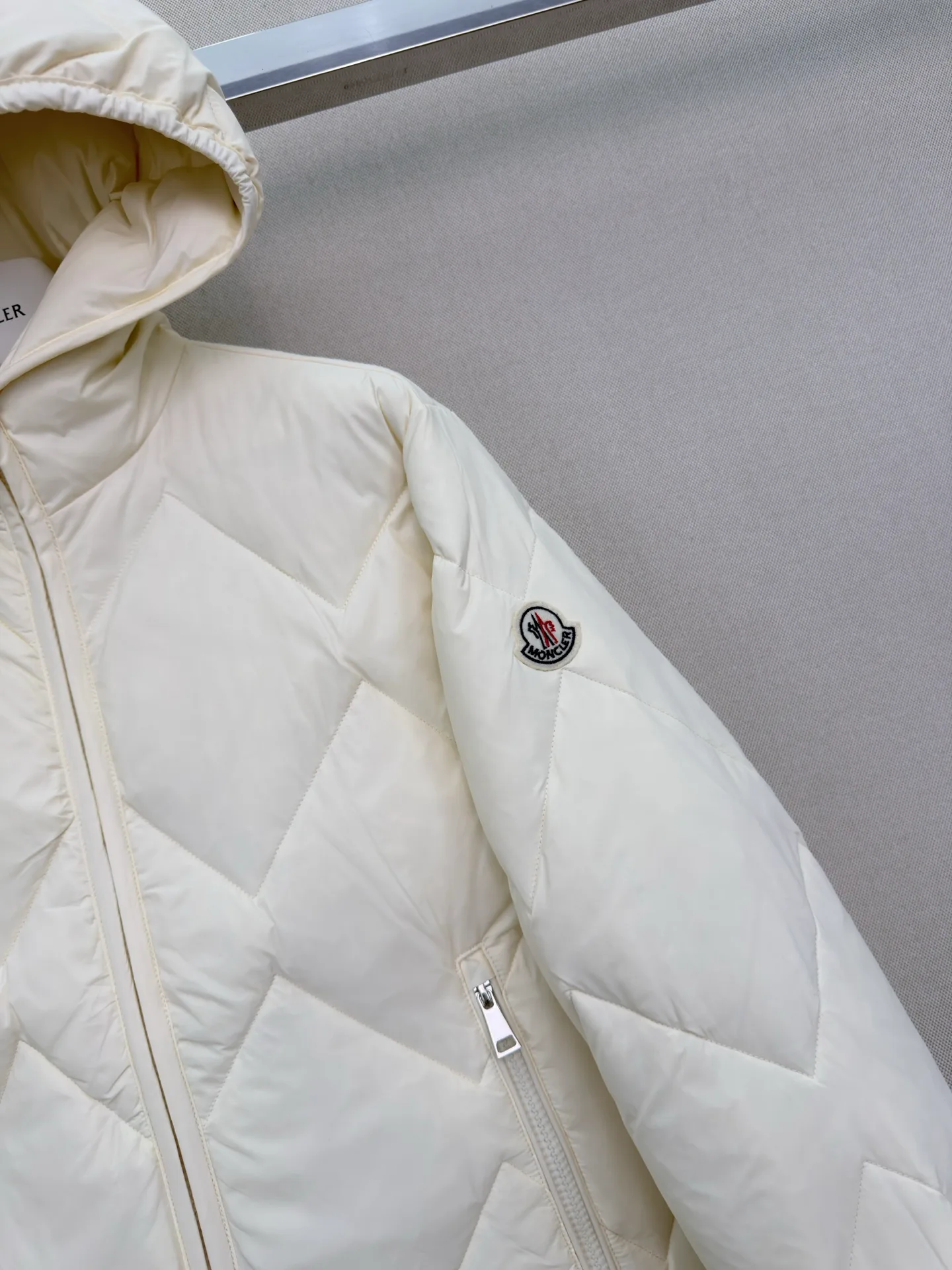 Куртки И Пуховики Женские Moncler 18877924