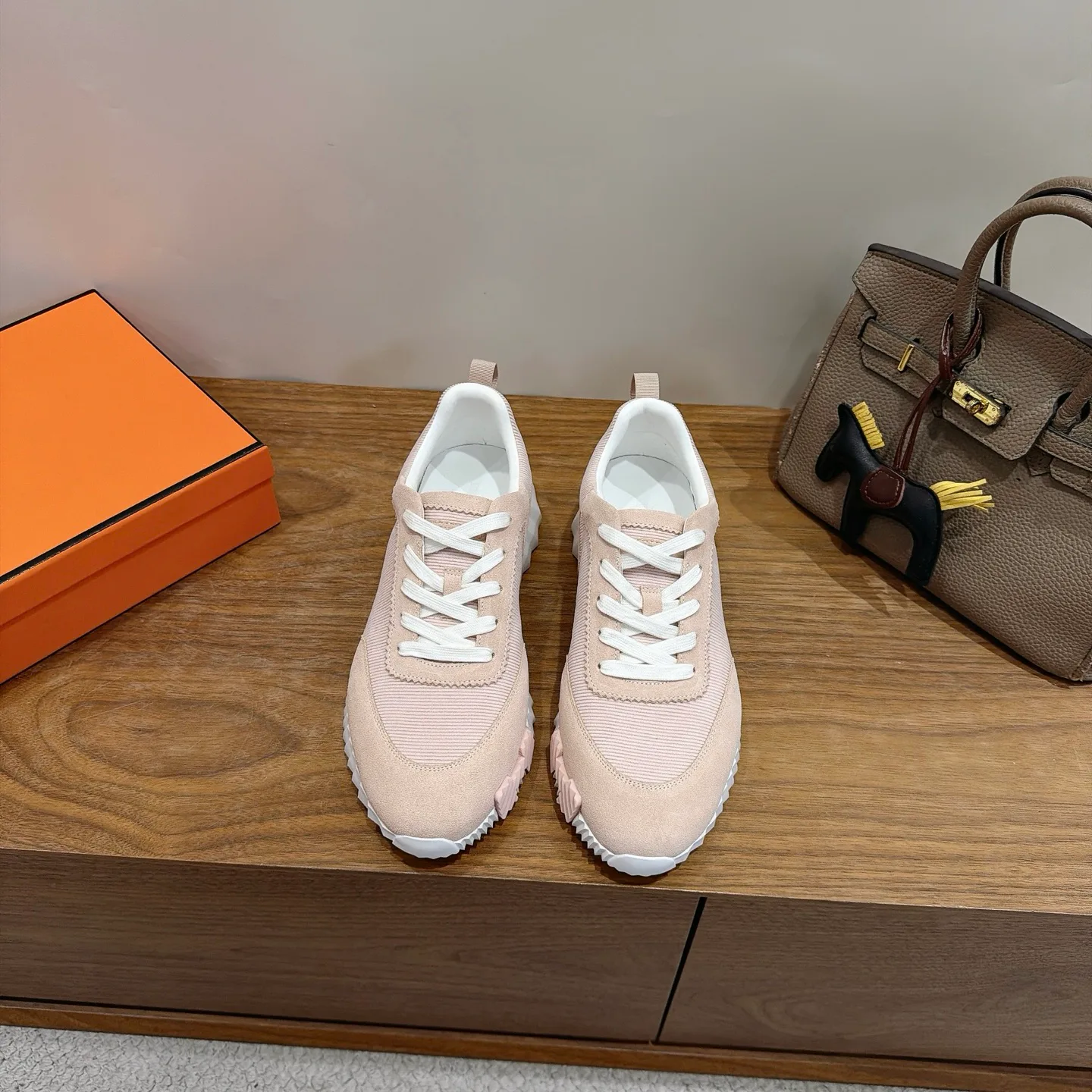 Кроссовки Женские Hermes 18729620