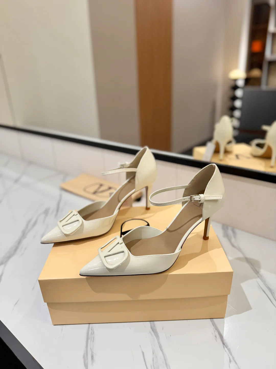 Босоножки Женские Valentino 11571407