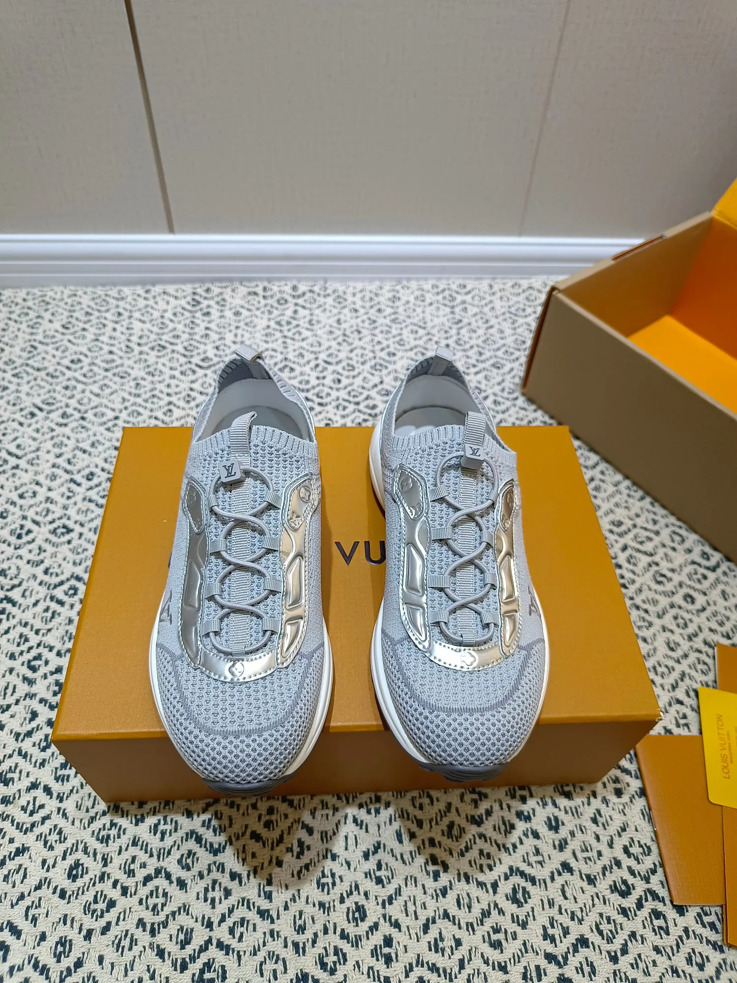 Кроссовки Женские Louis Vuitton 60774