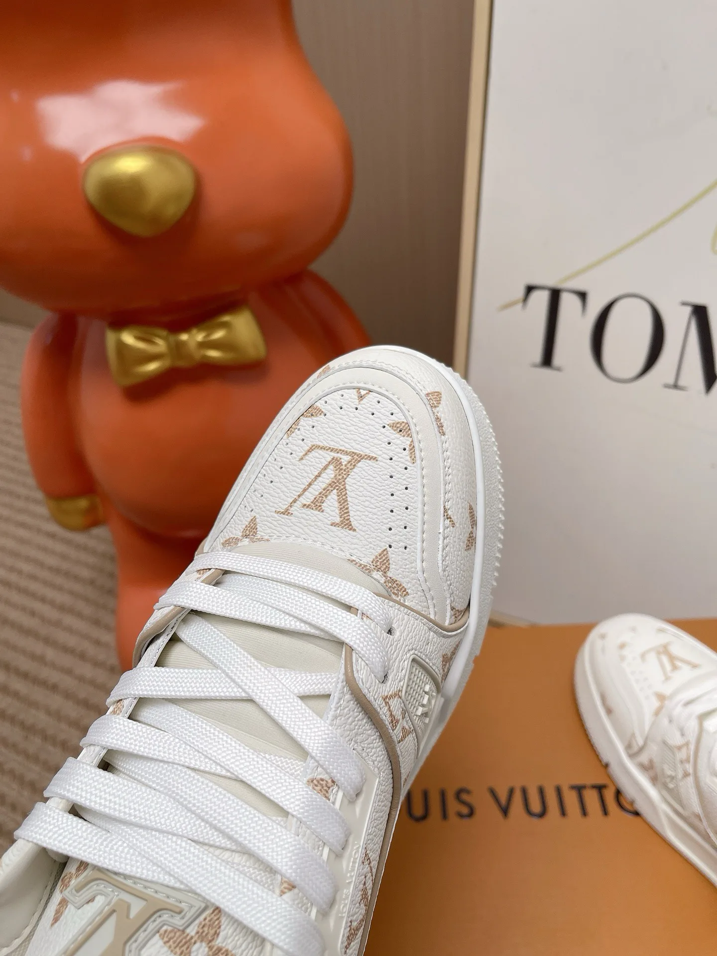 Кроссовки Женские Louis Vuitton 18810898