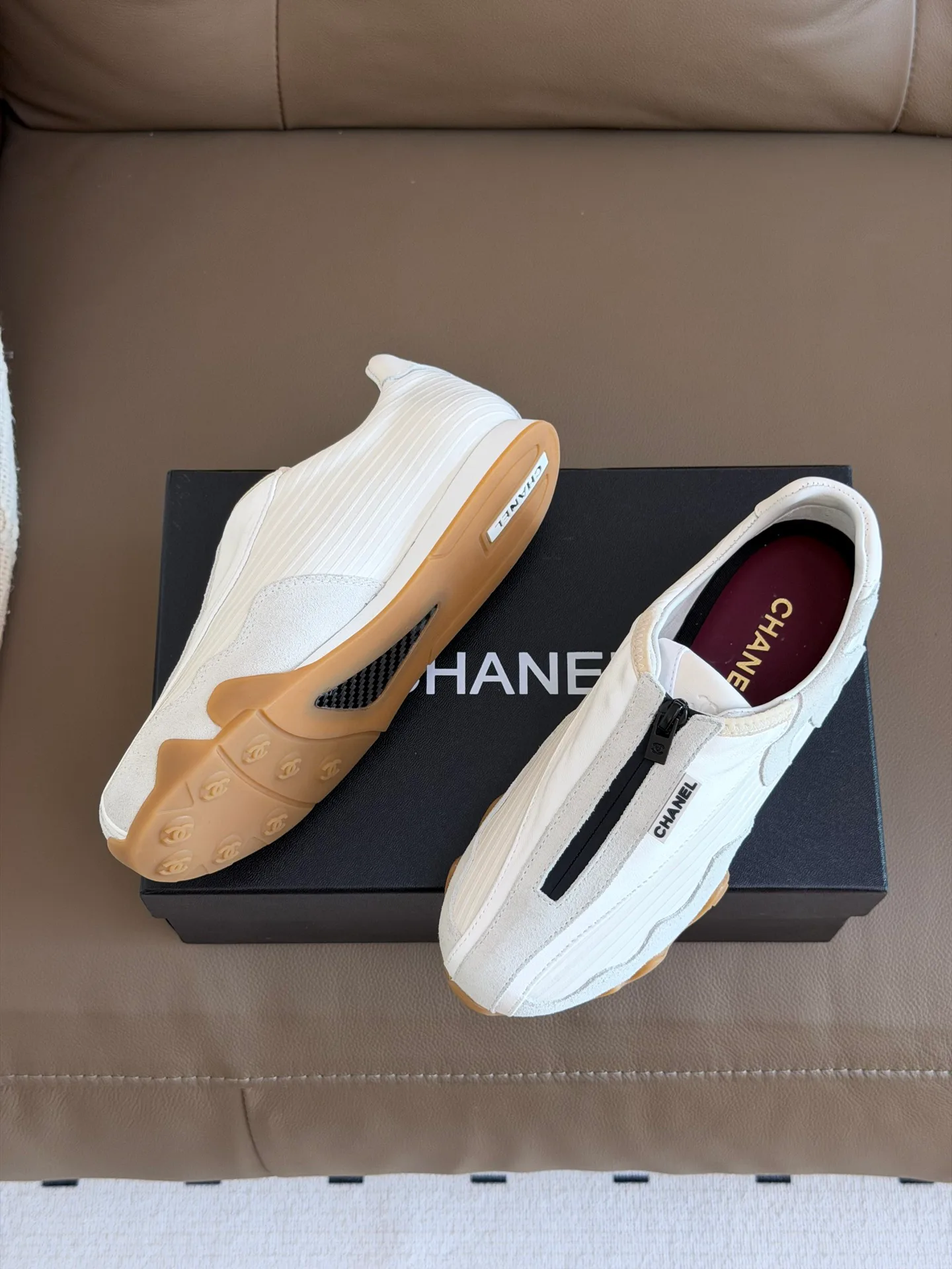 Кроссовки Женские Chanel 19289653