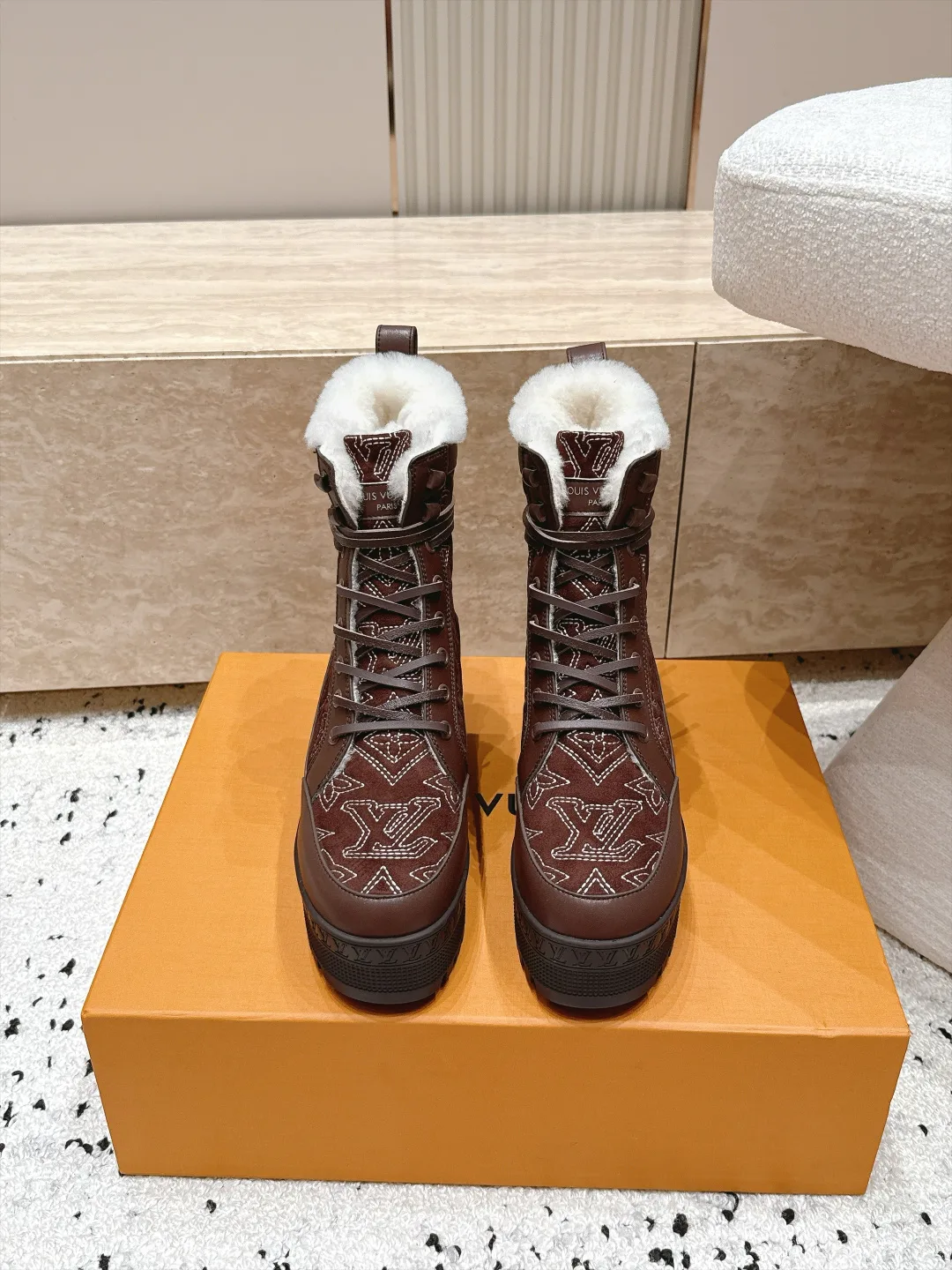 Ботинки Женские Louis Vuitton 18498030