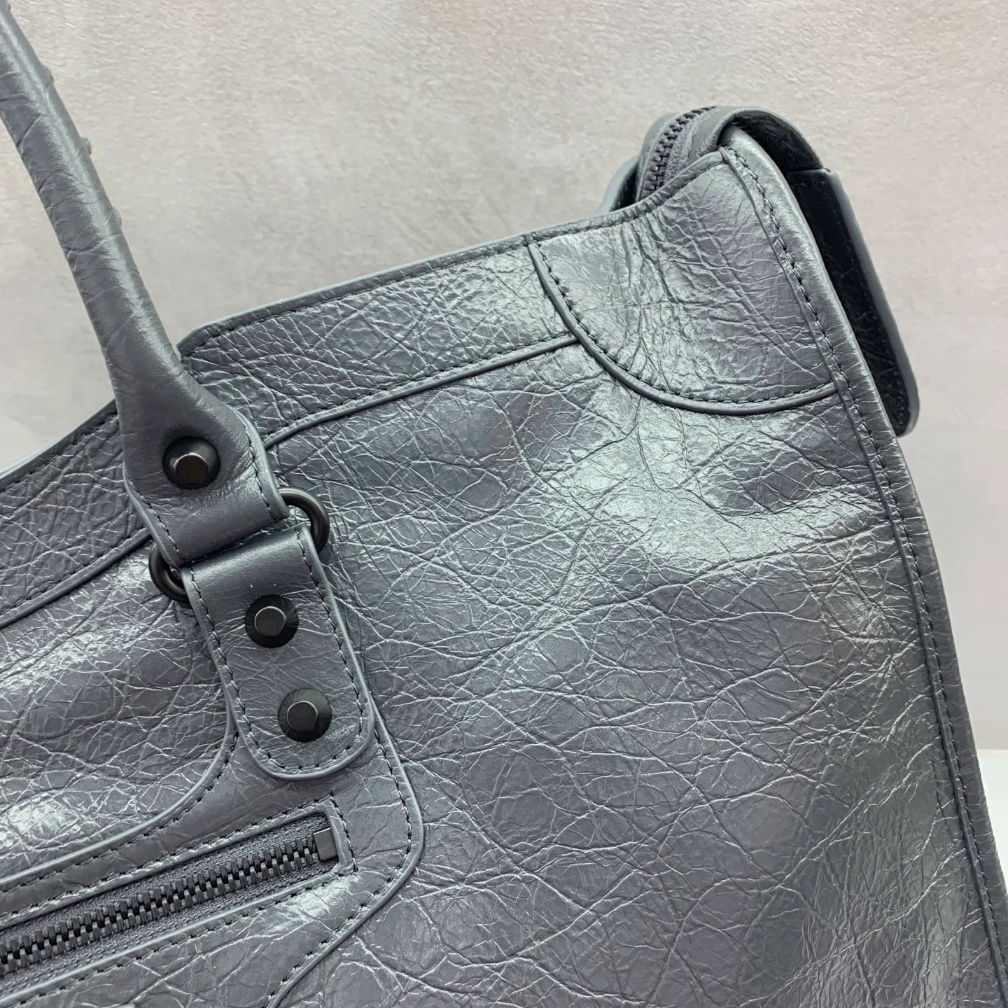 Классические Сумки Женские Balenciaga 18136370