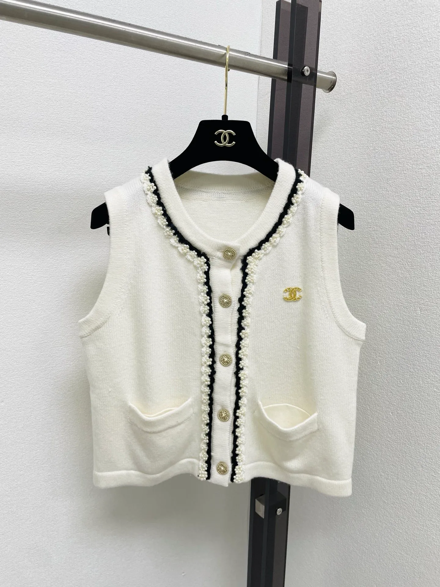 Жилеты Женские Chanel 17696374