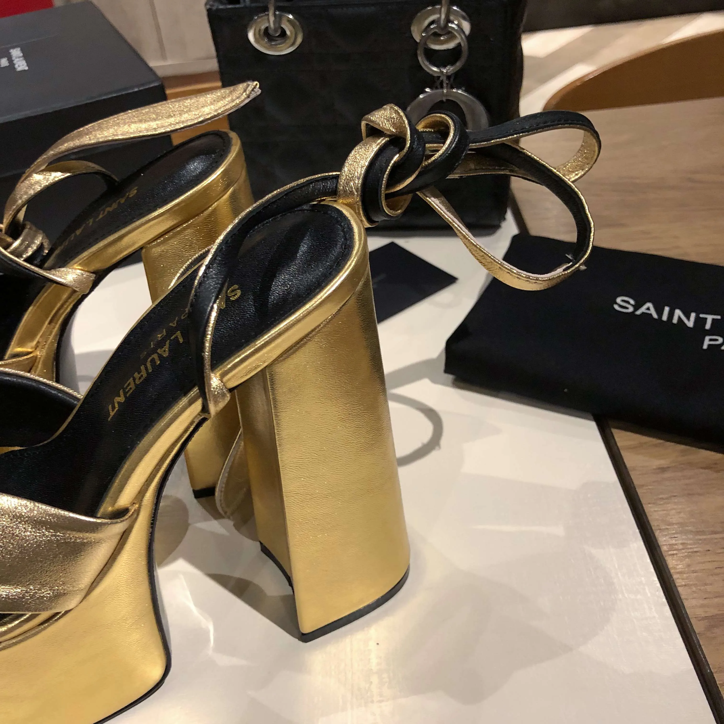 Босоножки Женские Saint Laurent 11220447