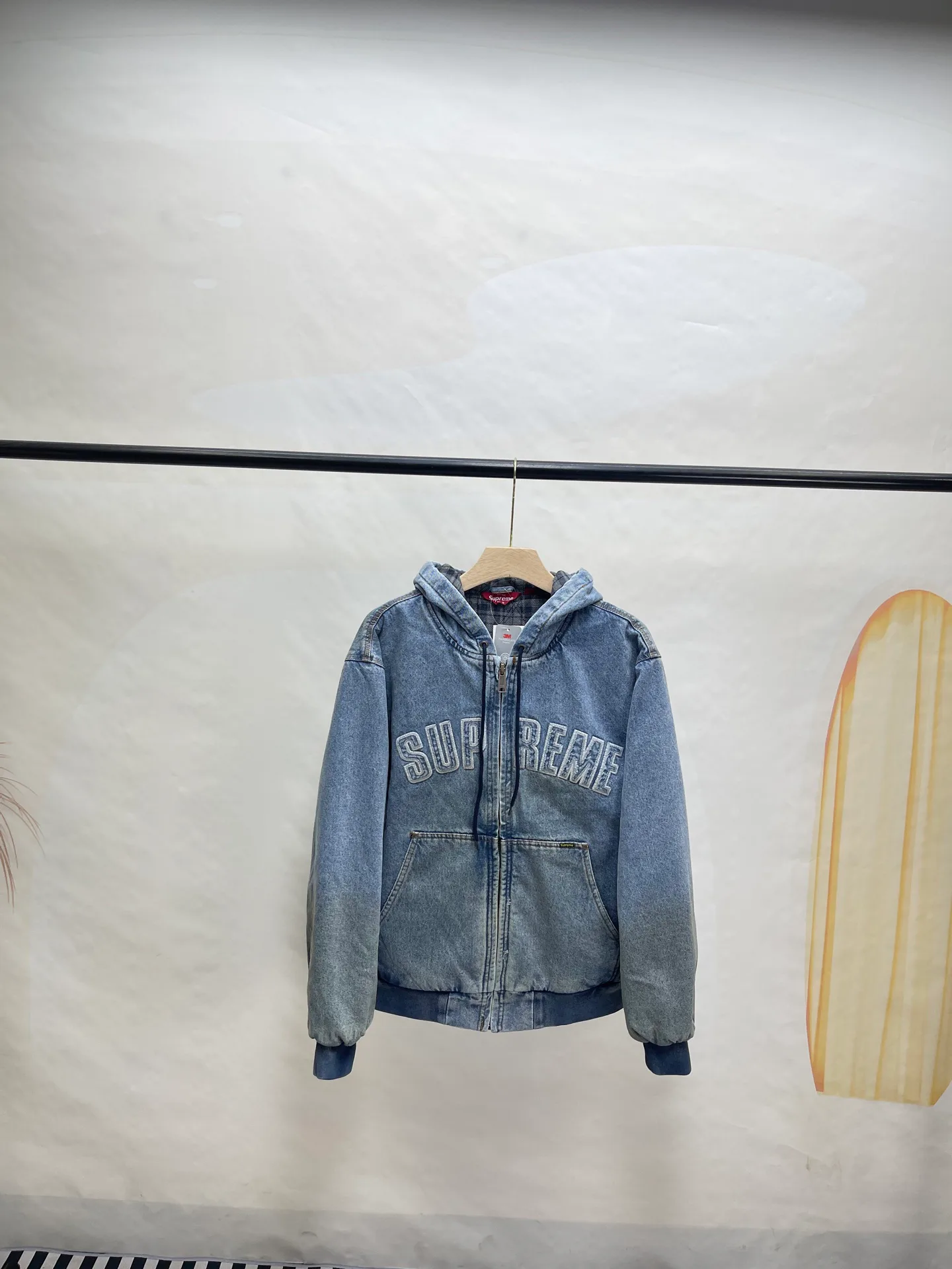 Куртки И Пуховики Женские Supreme 10542432