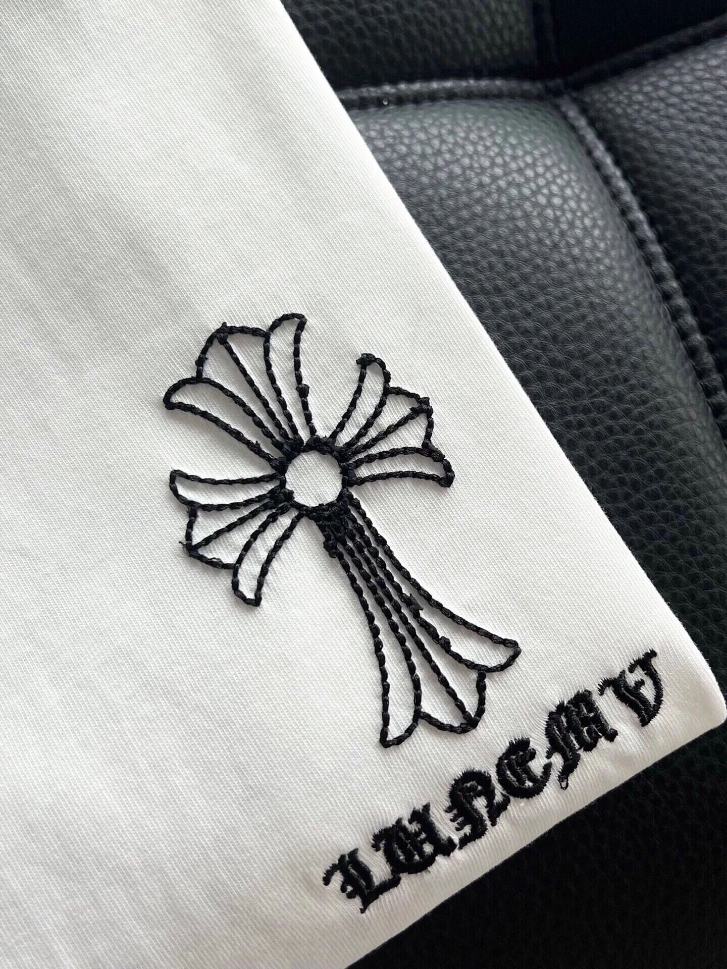 Футболки Мужские Chrome Hearts 11869319