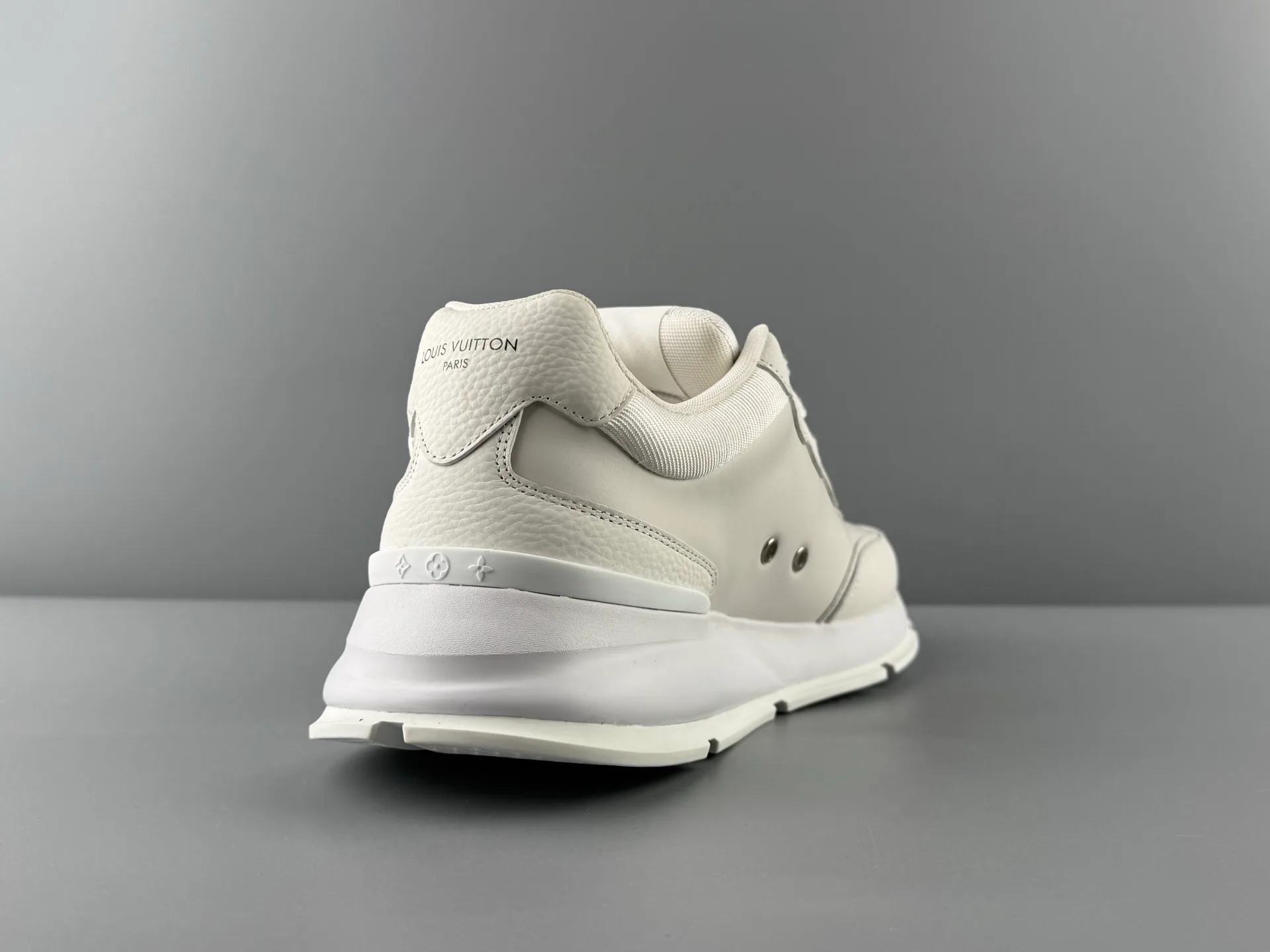 Кроссовки Мужские Louis Vuitton 1676283