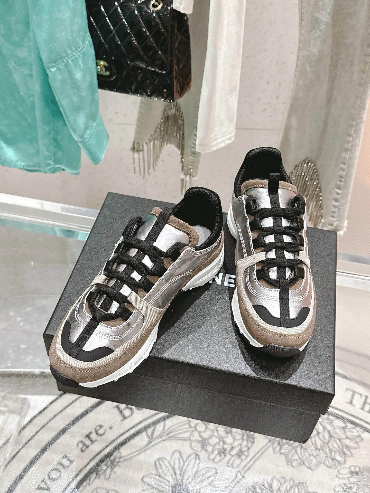Кроссовки Женские Chanel 11405150