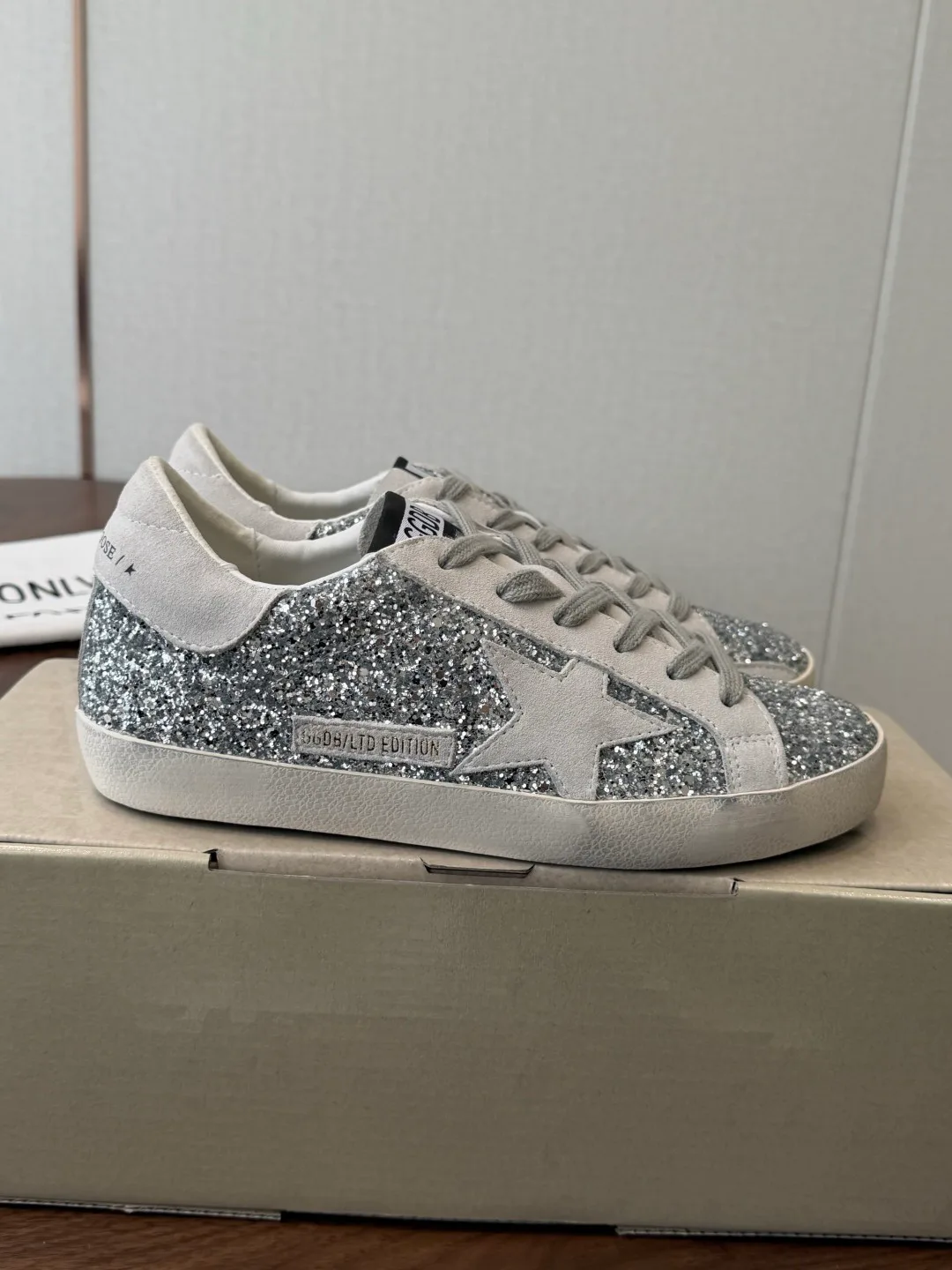 Кроссовки Мужские Golden Goose 19039058
