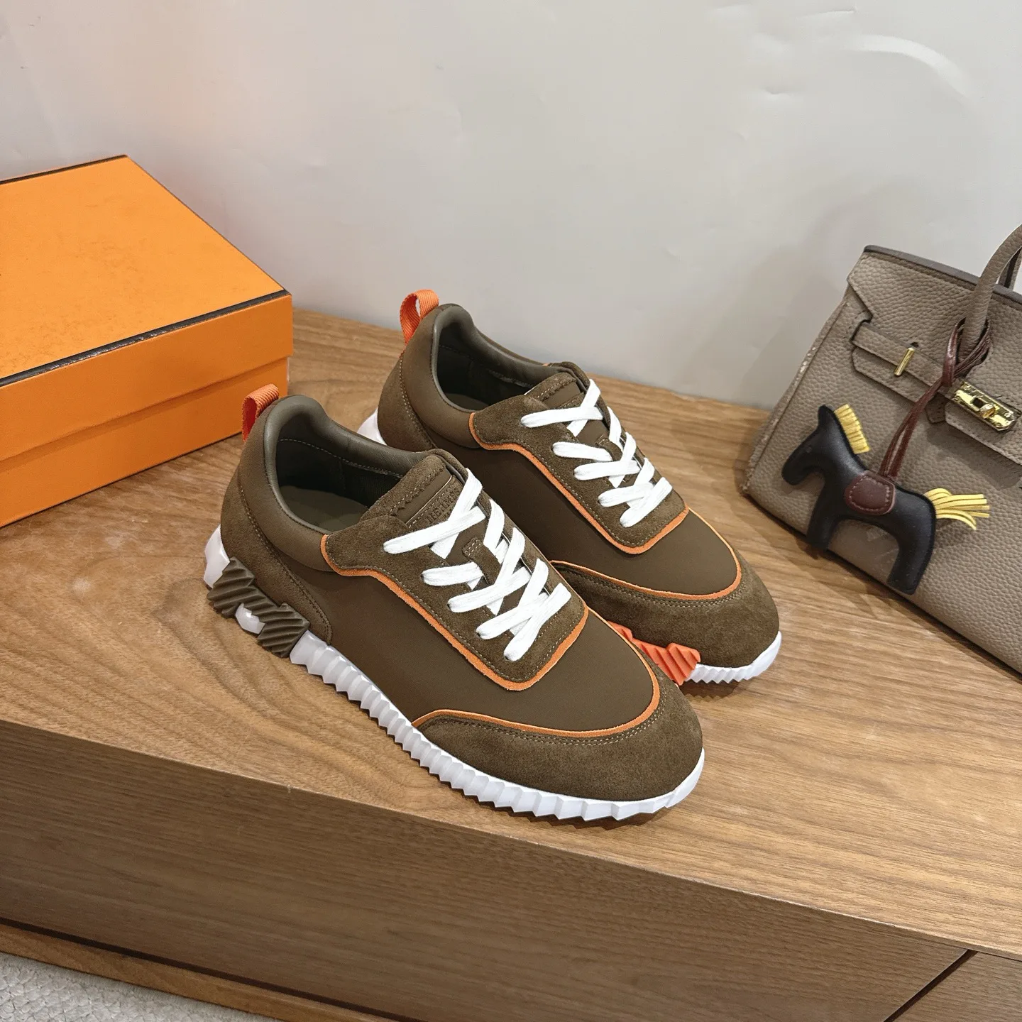 Кроссовки Женские Hermes 18729692