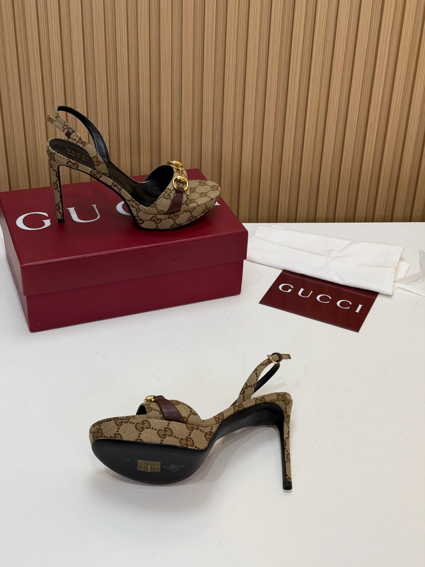 Босоножки Женские Gucci 18396265