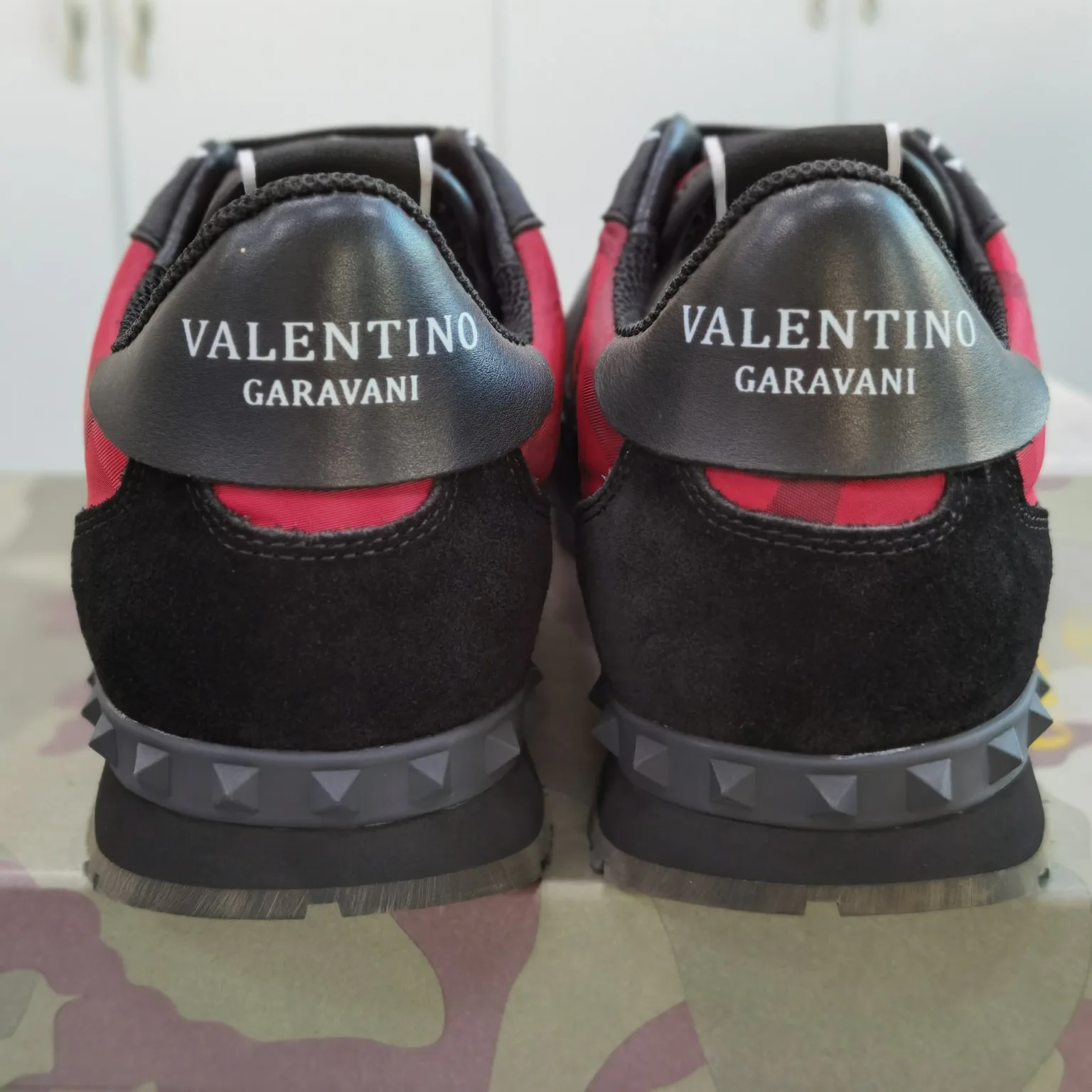 Кроссовки Женские Valentino 10736421