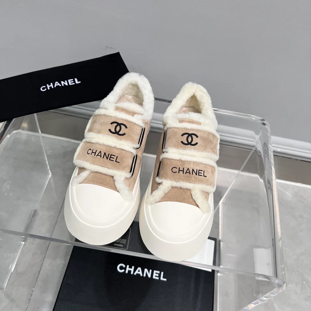 Кроссовки Женские Chanel 18678674