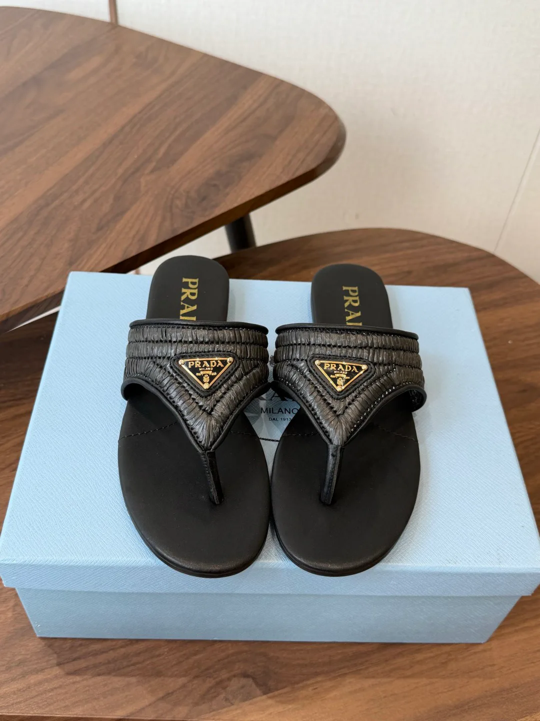 Шлепанцы Женские Prada 16830457