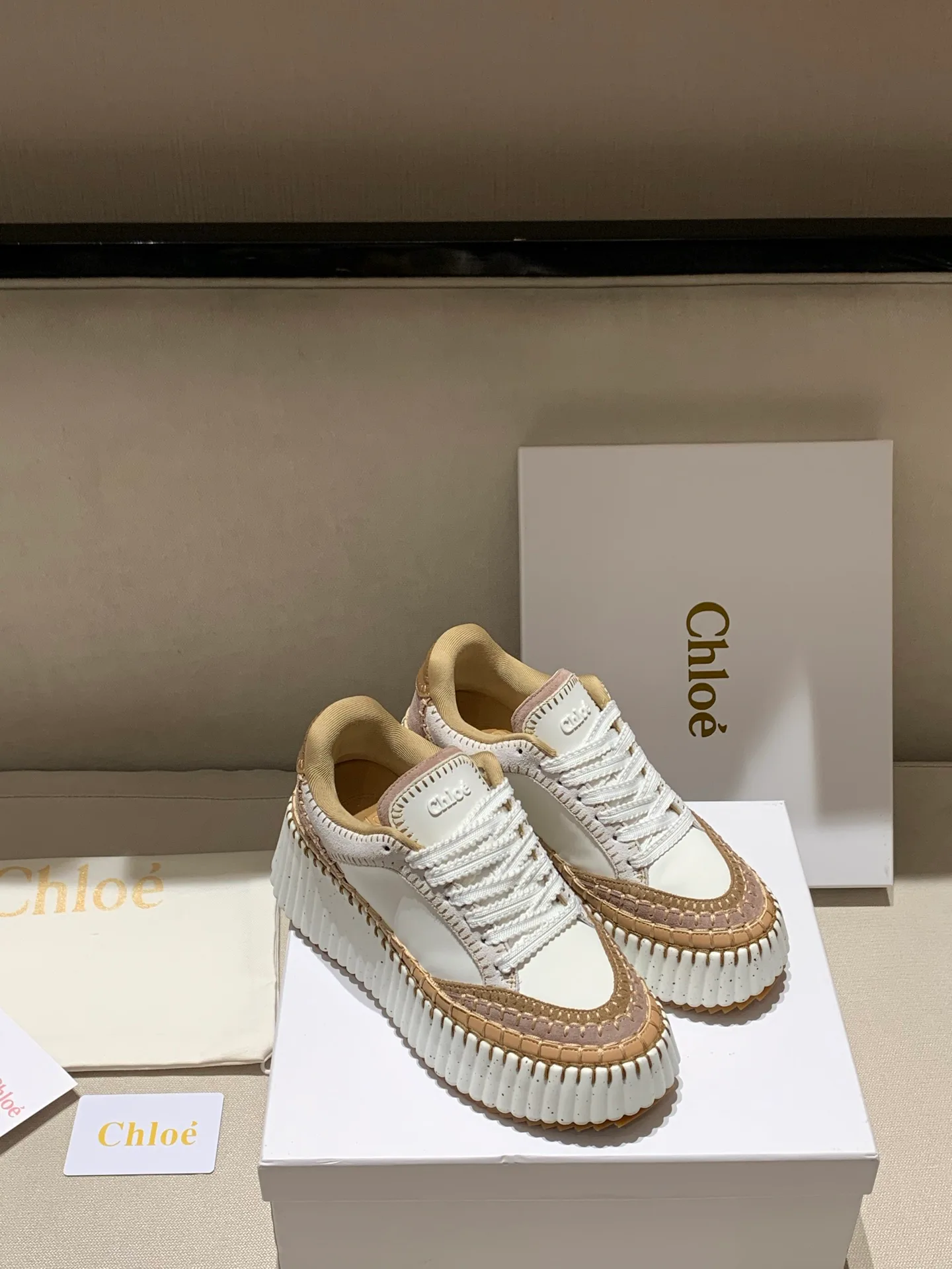 Кроссовки Женские Chloe 19240428