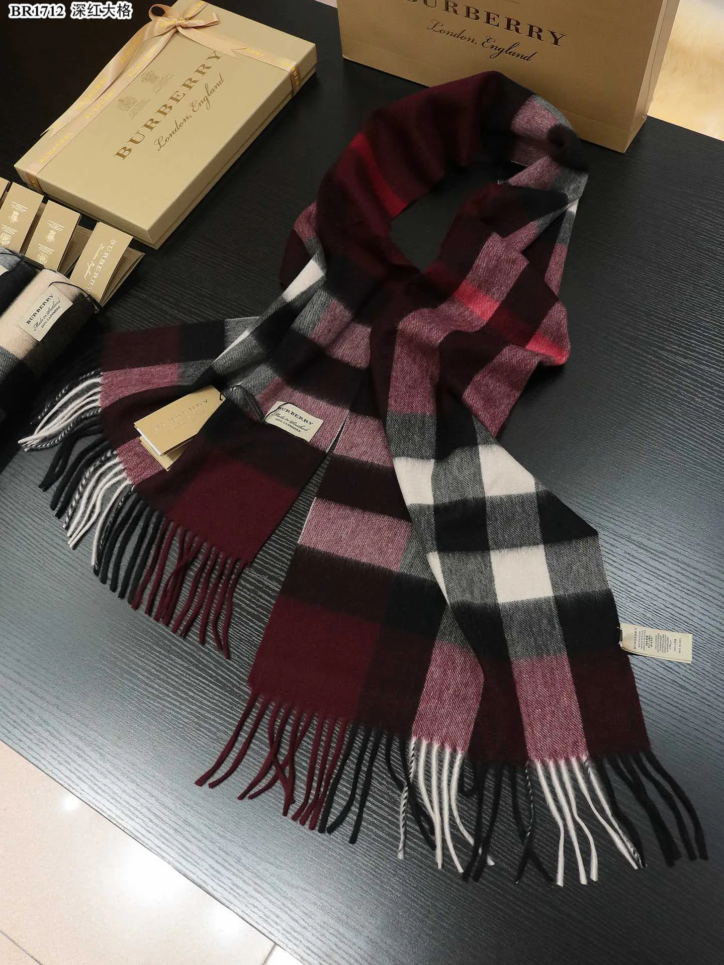 Шарфы Burberry 2588555