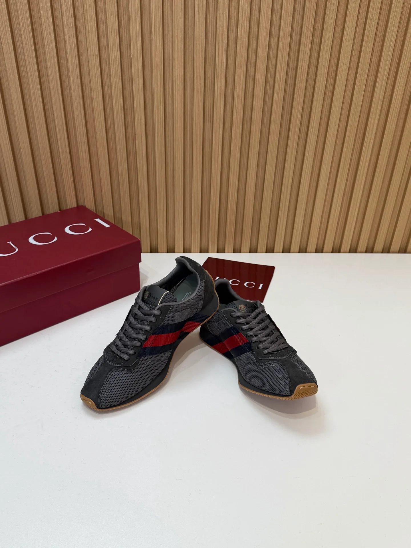 Кроссовки Женские Gucci 19766247