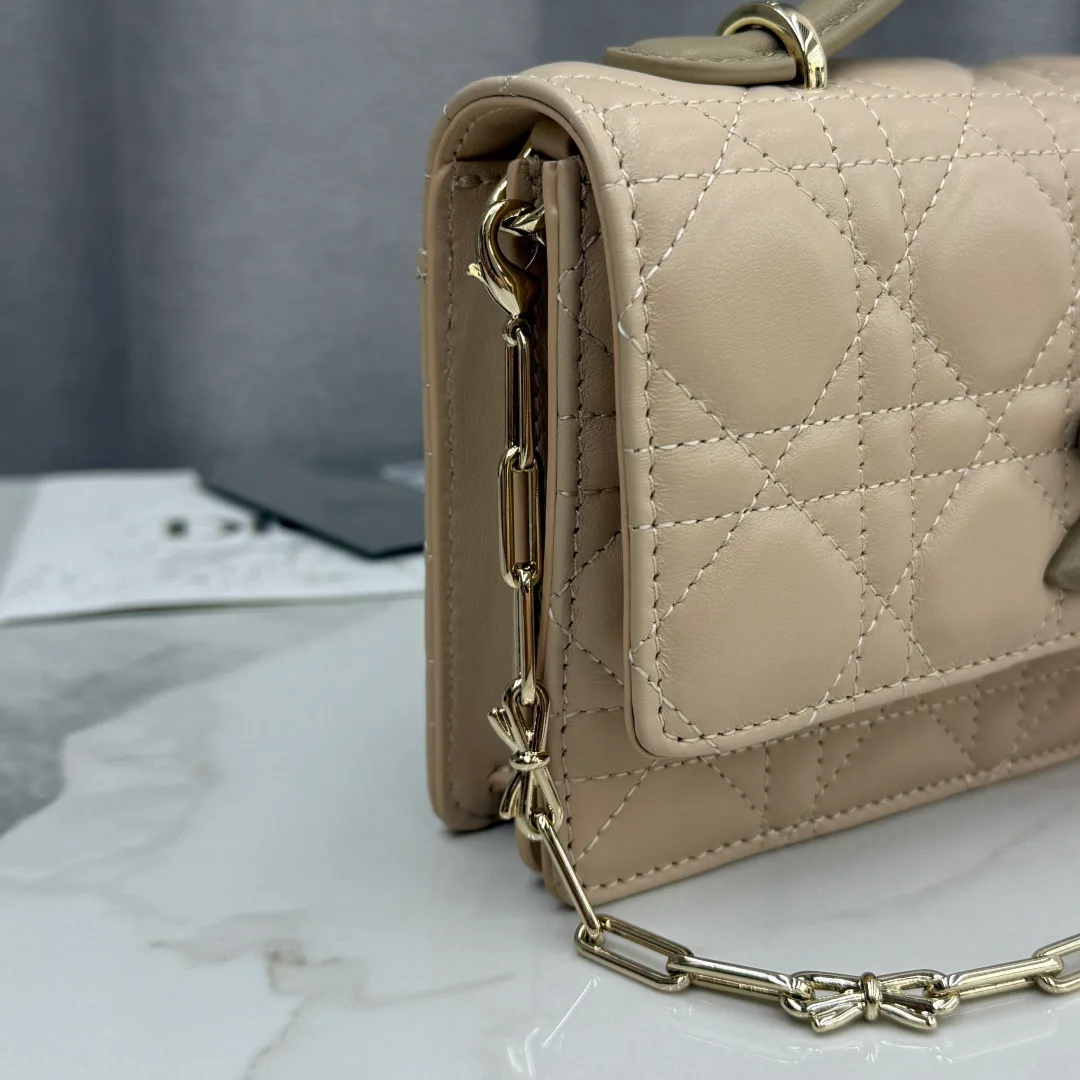 Классические Сумки Женские Christian Dior 12594777