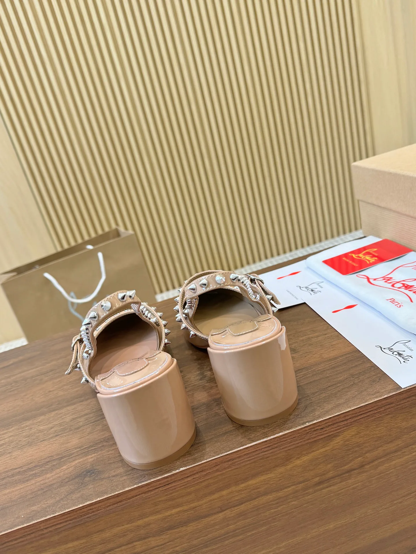 Туфли Женские Christian Louboutin 9737255