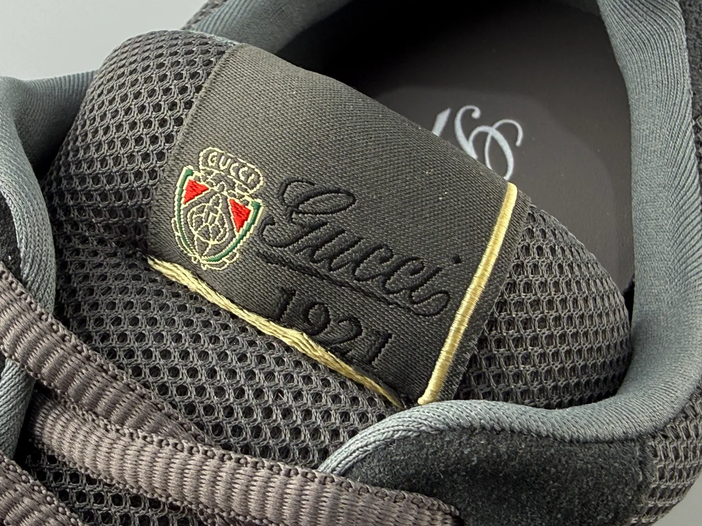 Кроссовки Женские Gucci 18552270