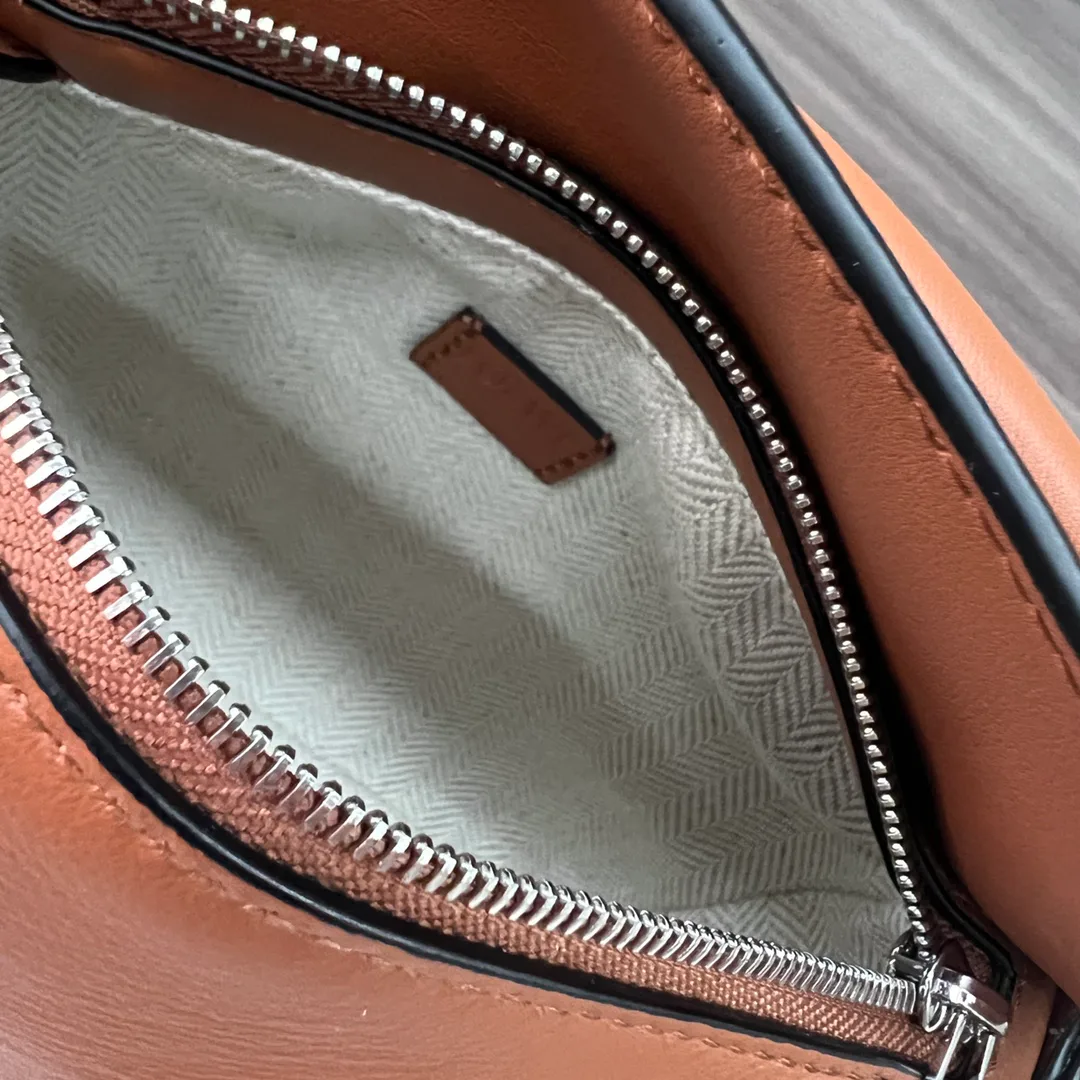 Классические Сумки Женские Loewe 1923803
