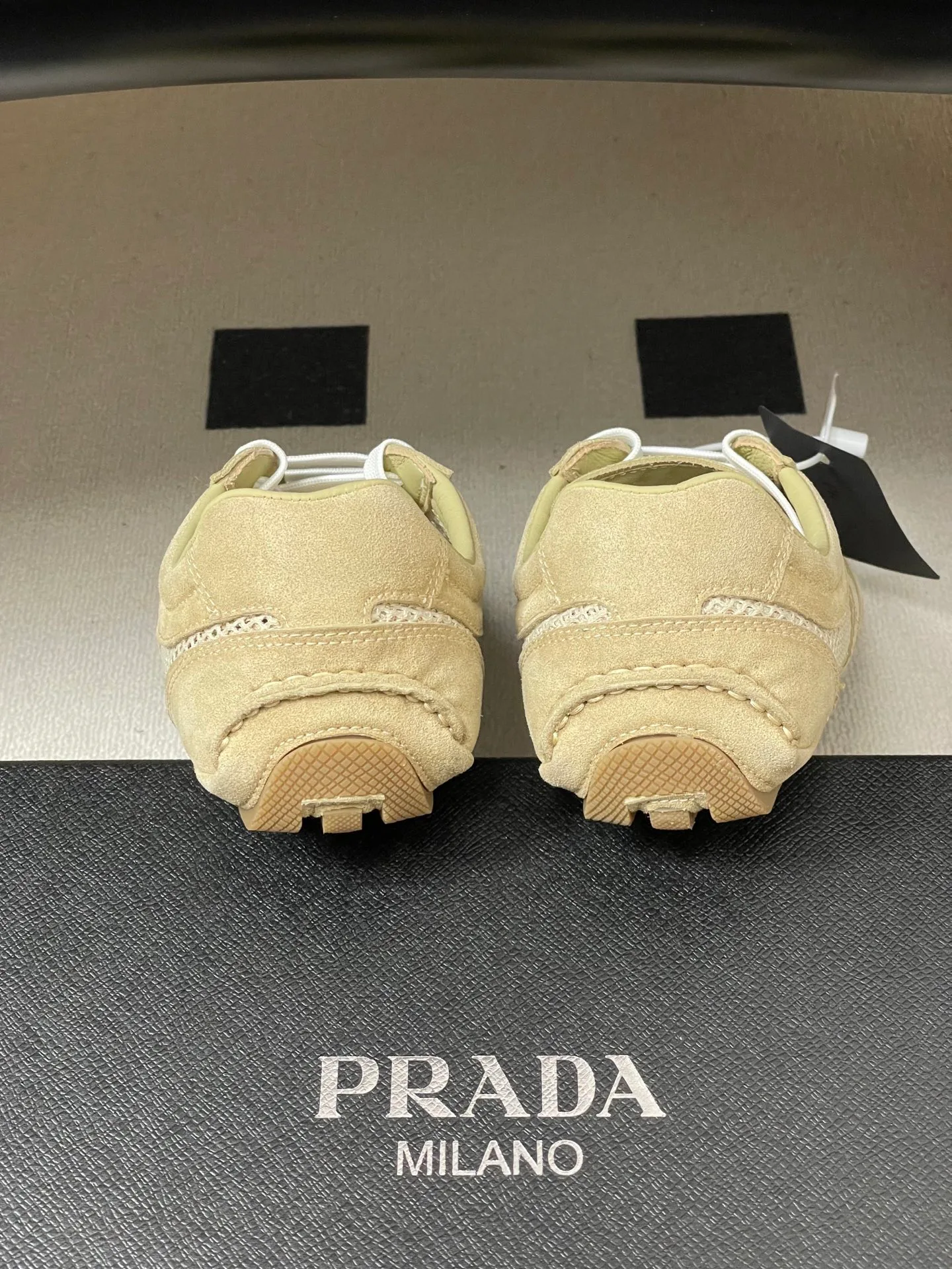 Кроссовки Женские Prada 12810924