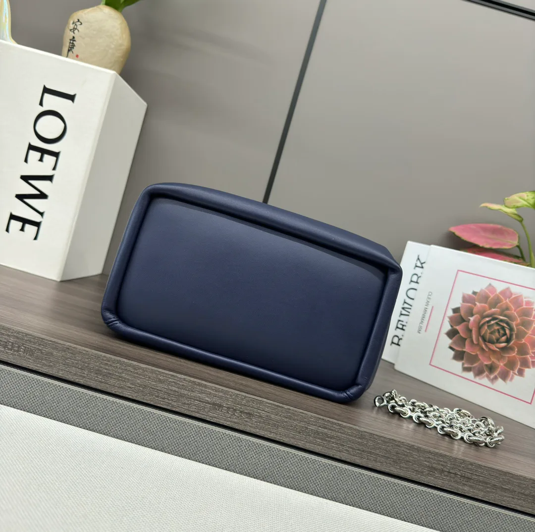 Классические Сумки Женские Loewe 12172491