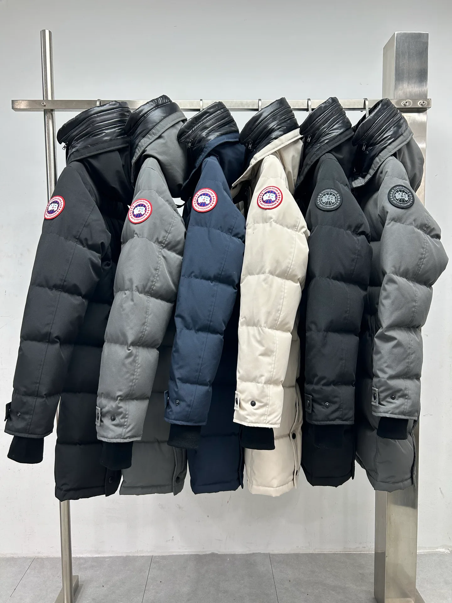 Куртки И Пуховики Женские Canada Goose 18188609