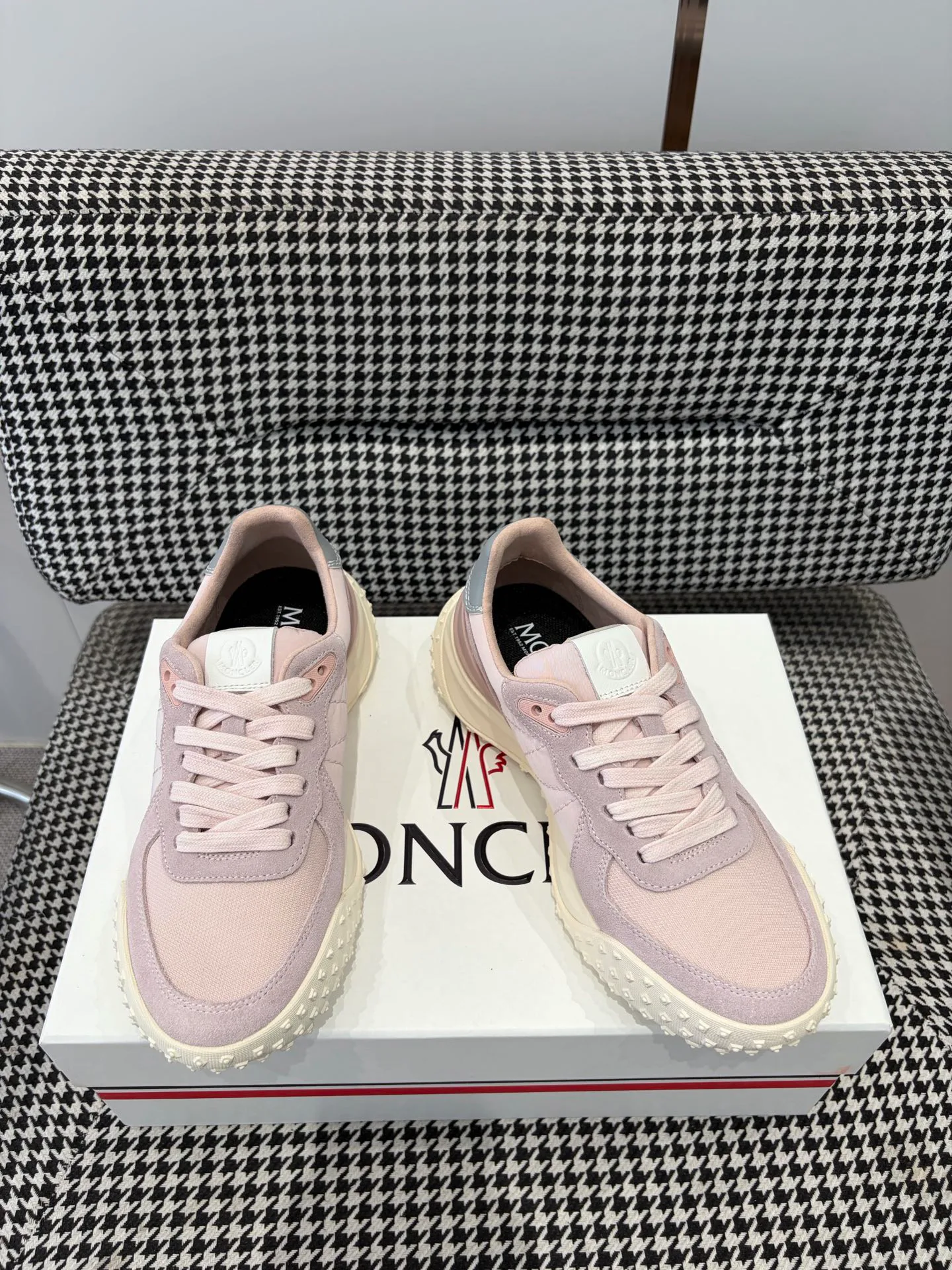 Кроссовки Женские Moncler 19081256
