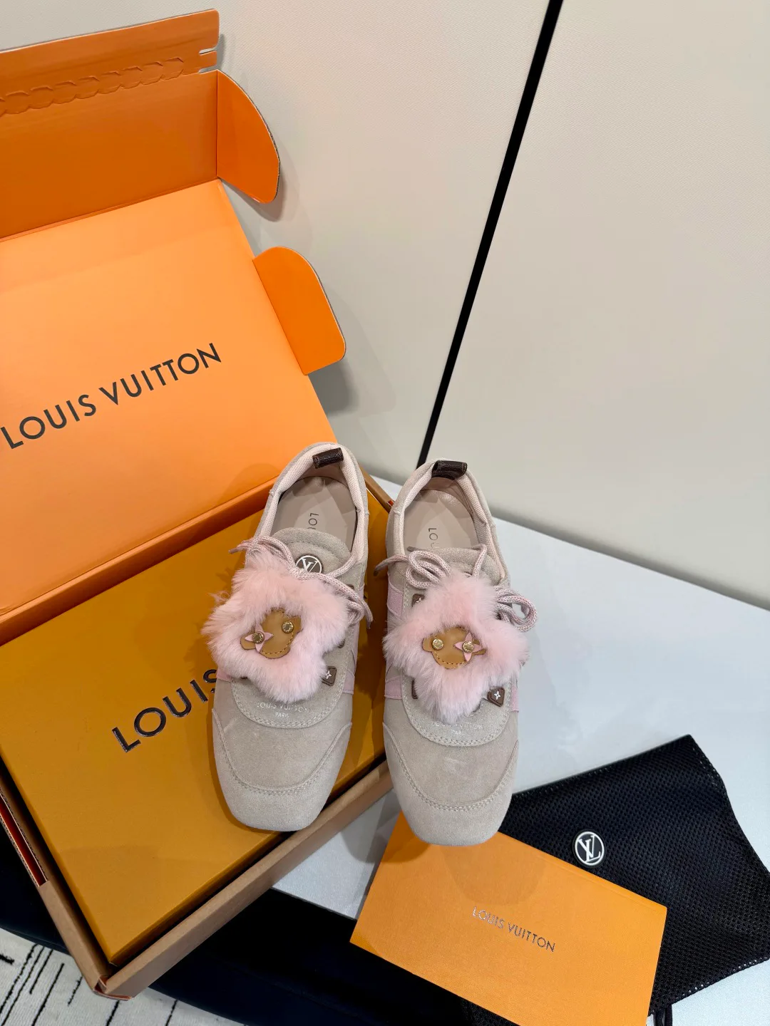 Кроссовки Женские Louis Vuitton 735154