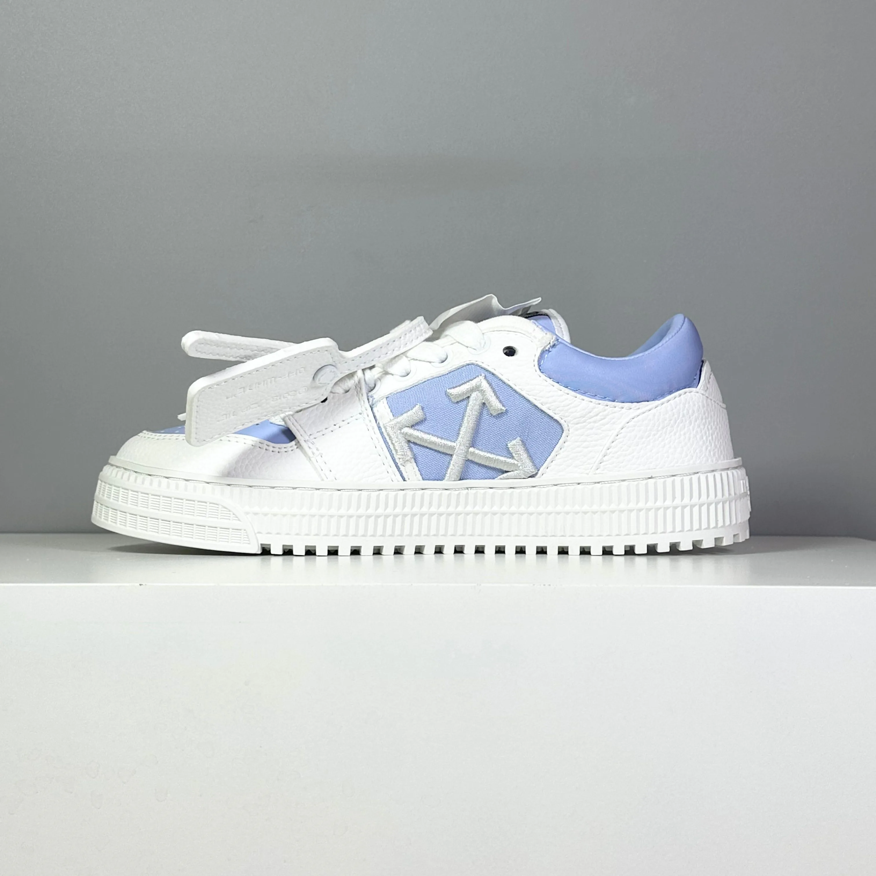 Кроссовки Женские Off-White 18039063
