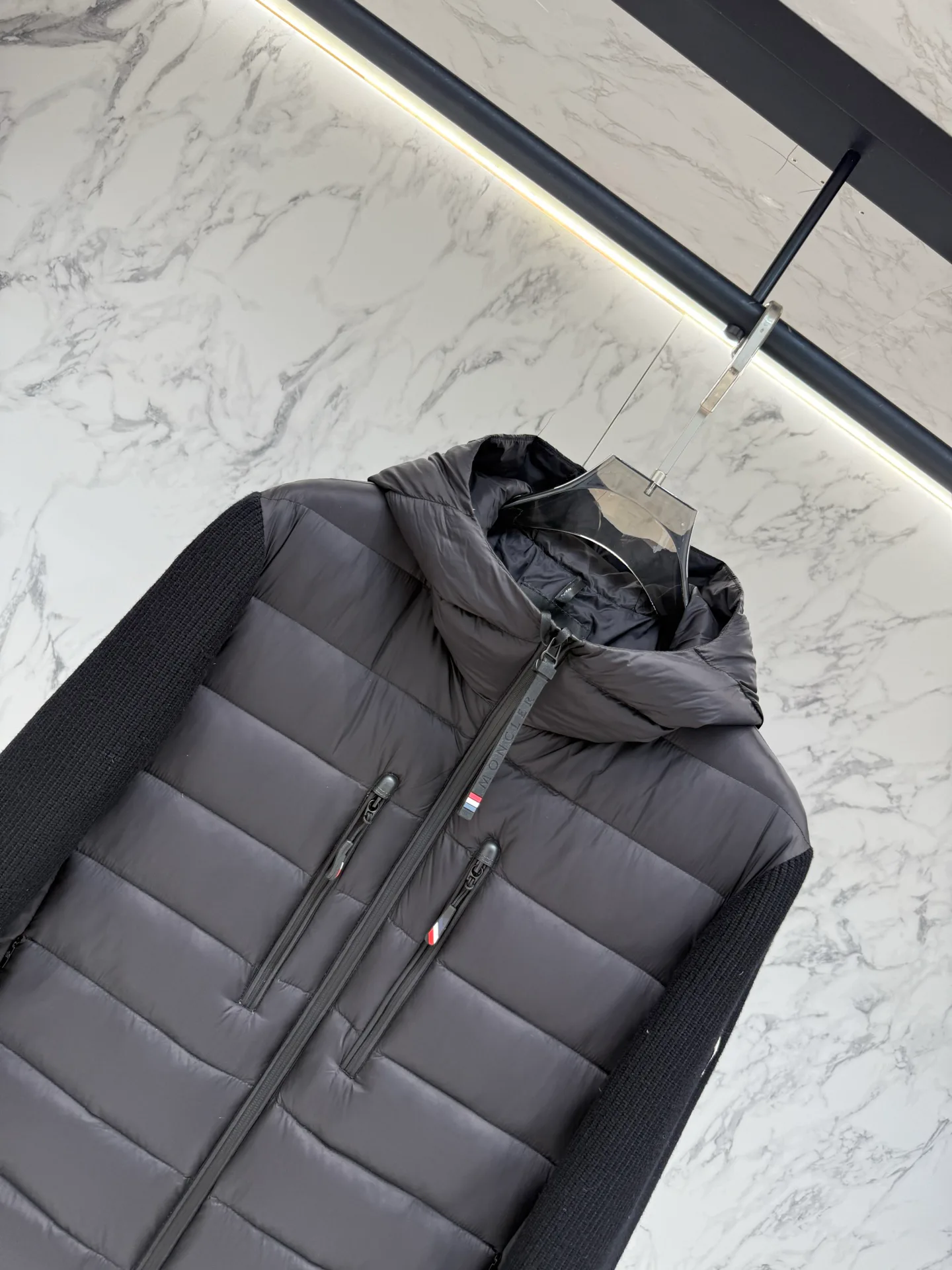 Куртки И Пуховики Мужские Moncler 18236931