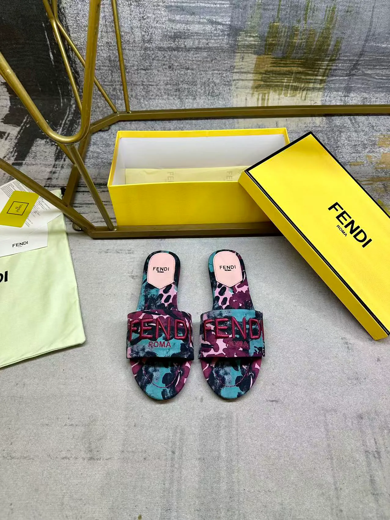 Шлепанцы Женские Fendi 9856749