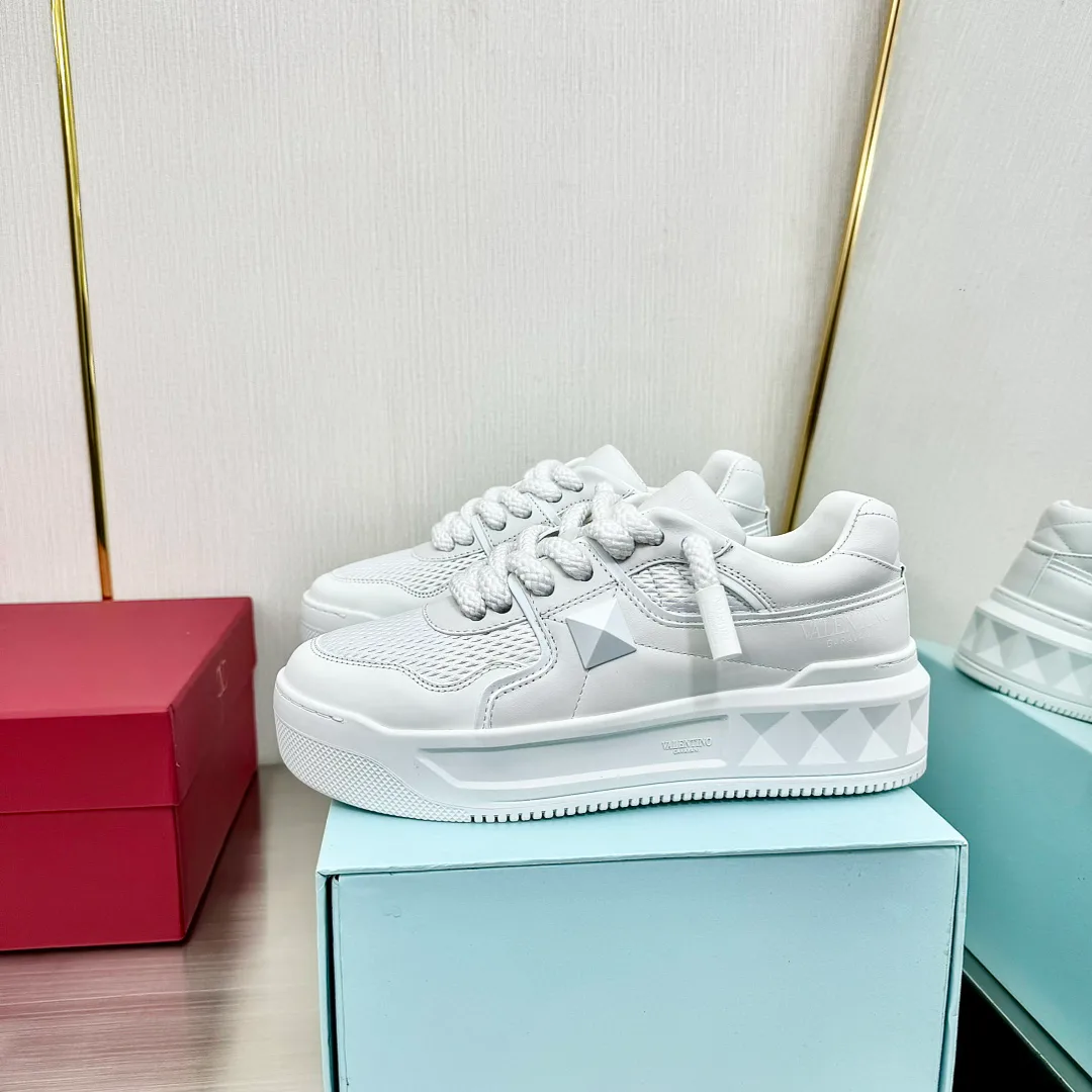 Кроссовки Женские Valentino 17955022