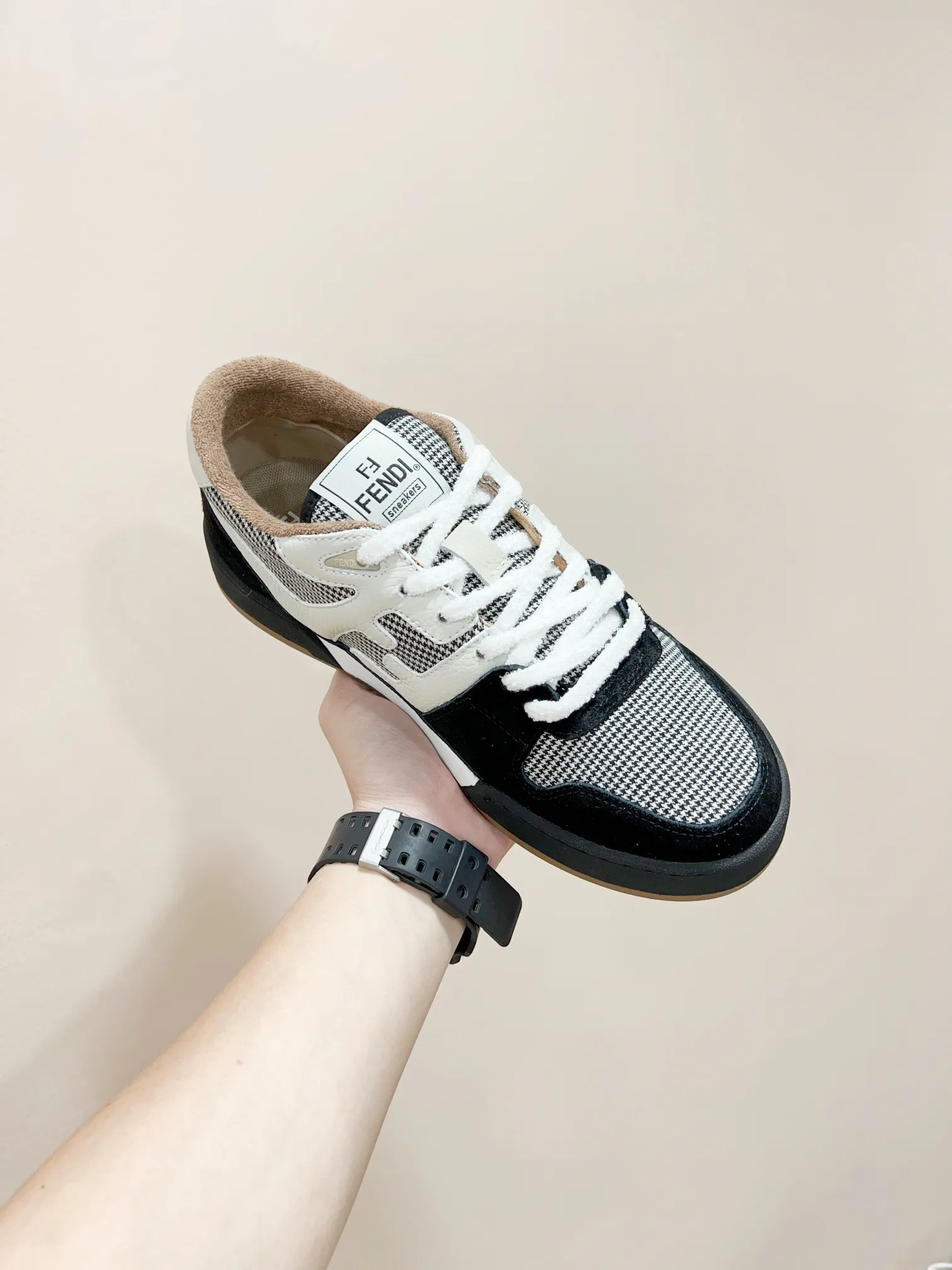 Кроссовки Женские Fendi 2973