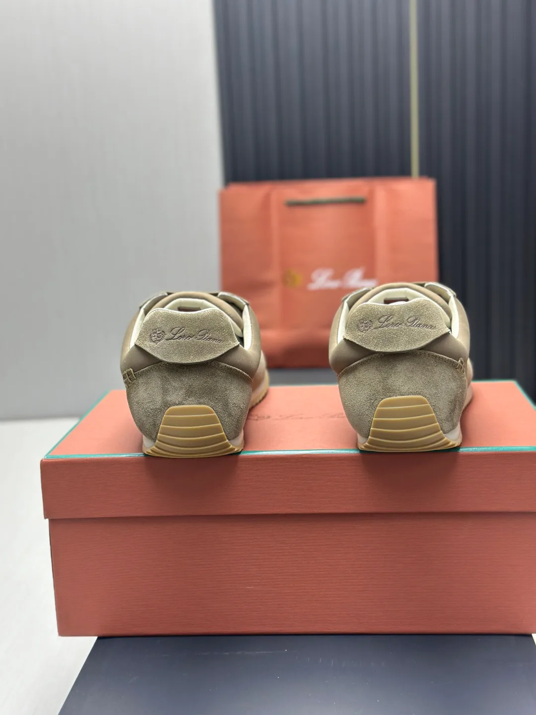 Кроссовки Женские Loro Piana 17505884