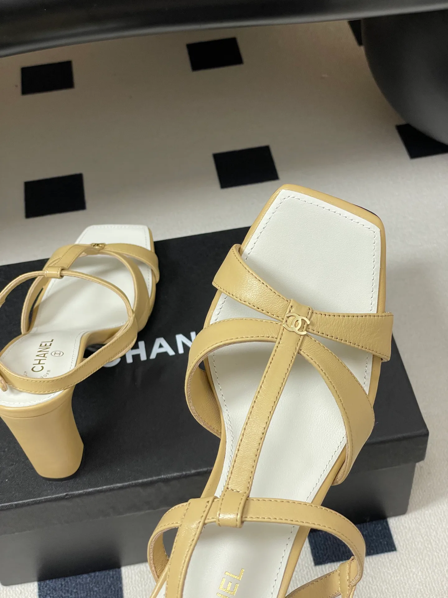 Босоножки Женские Chanel 17302901