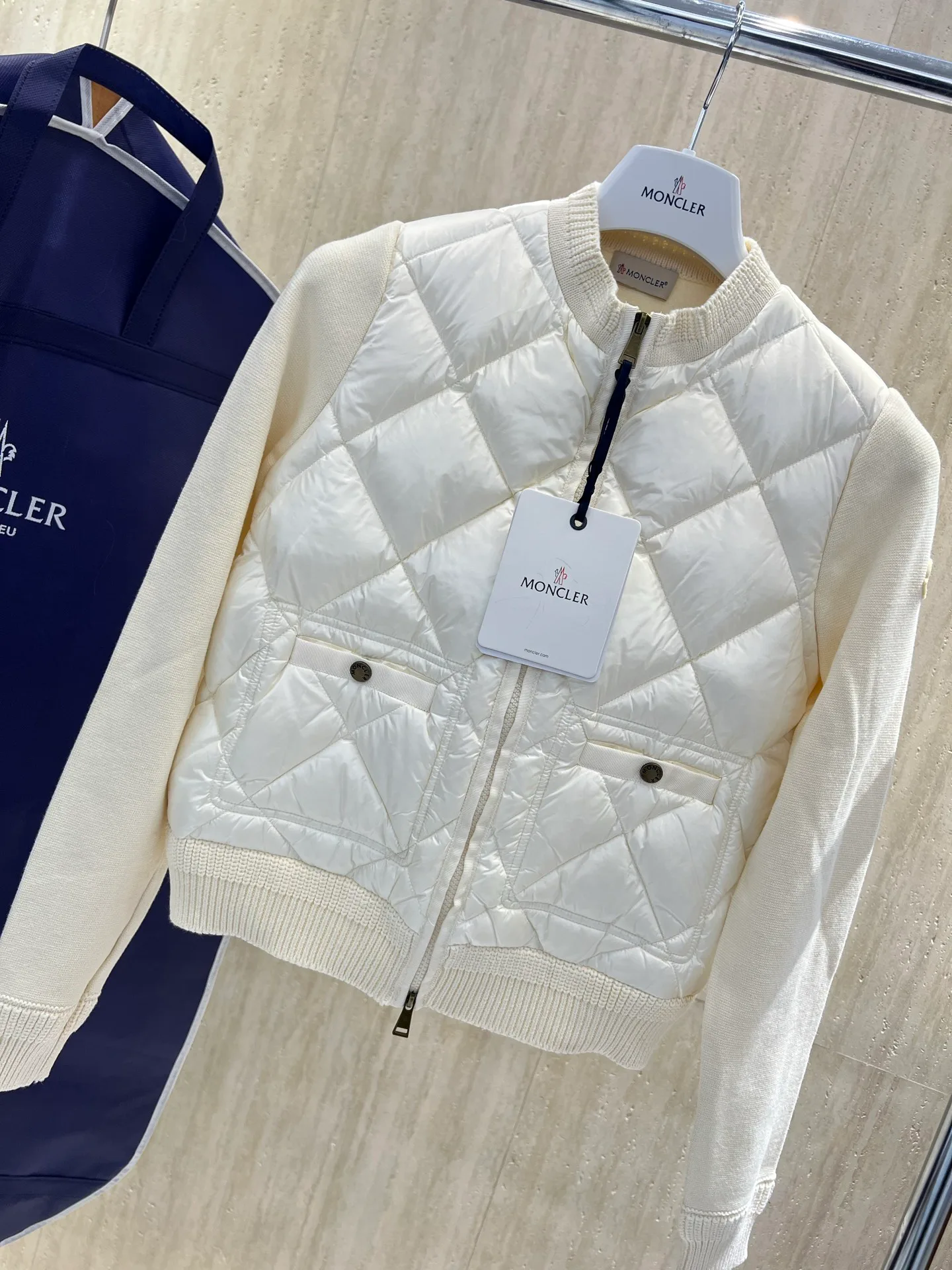 Куртки И Пуховики Женские Moncler 18723755