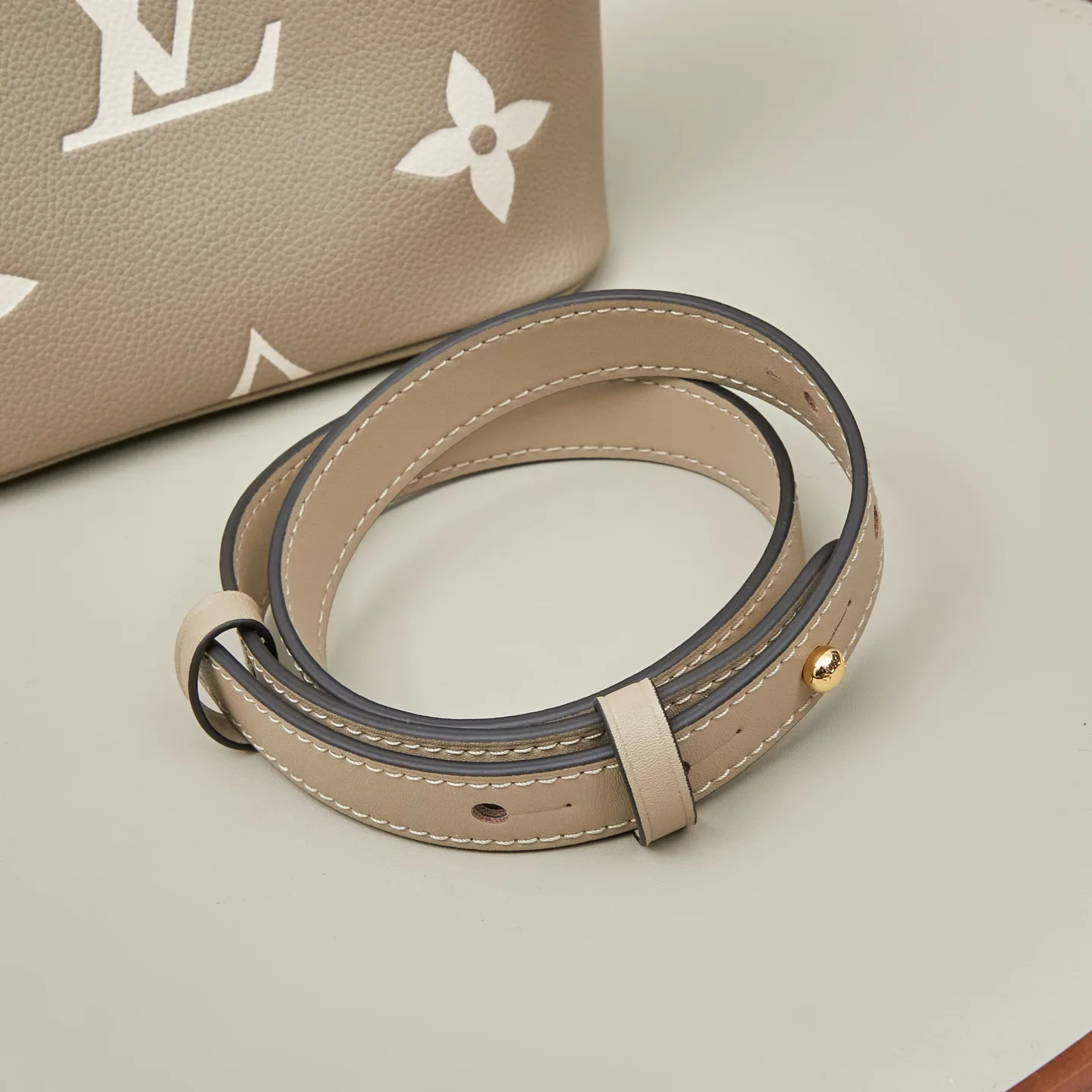 Сумки На Ремне Женские Louis Vuitton 25402