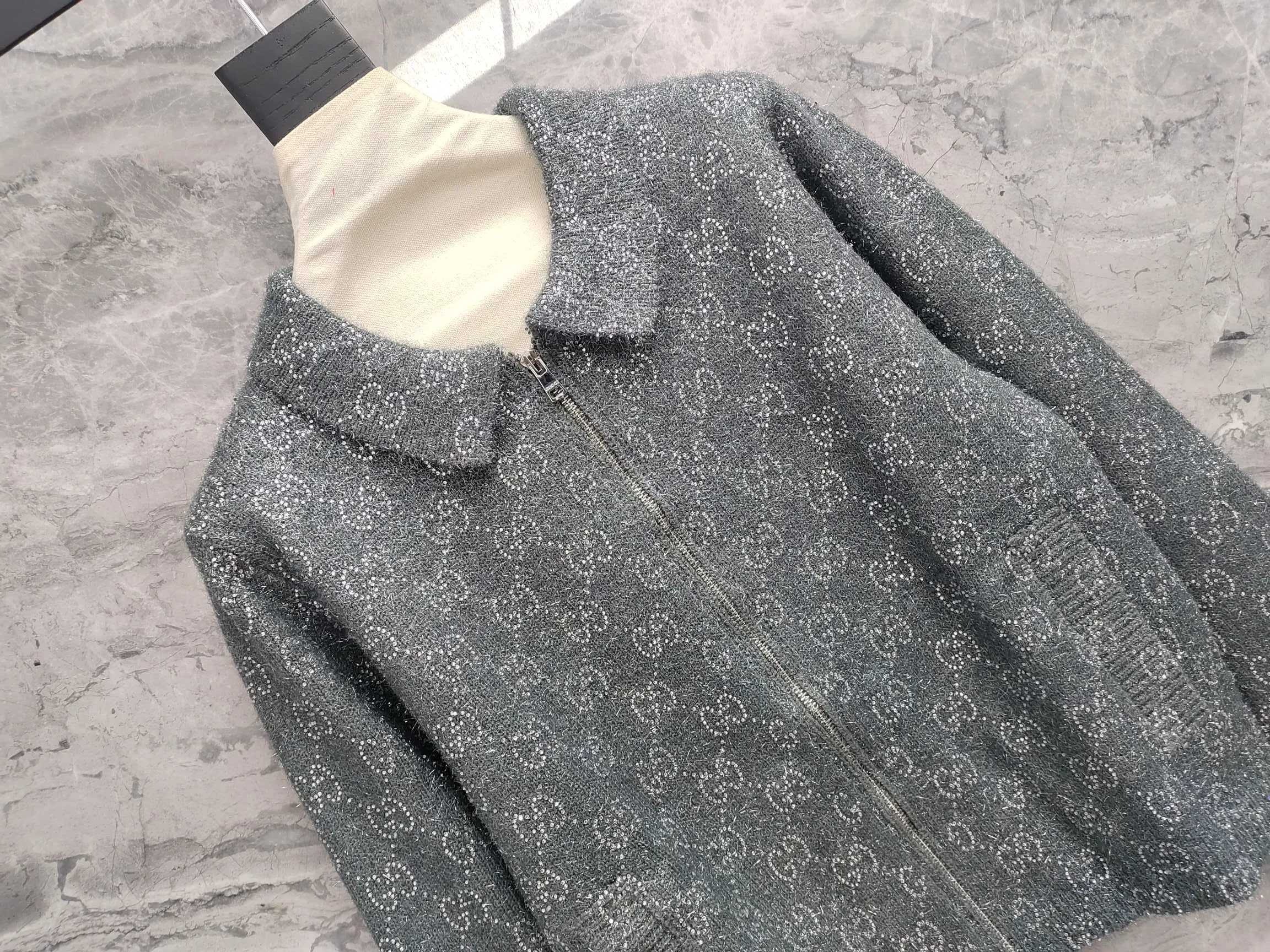 Куртки И Пуховики Женские Gucci 1617052