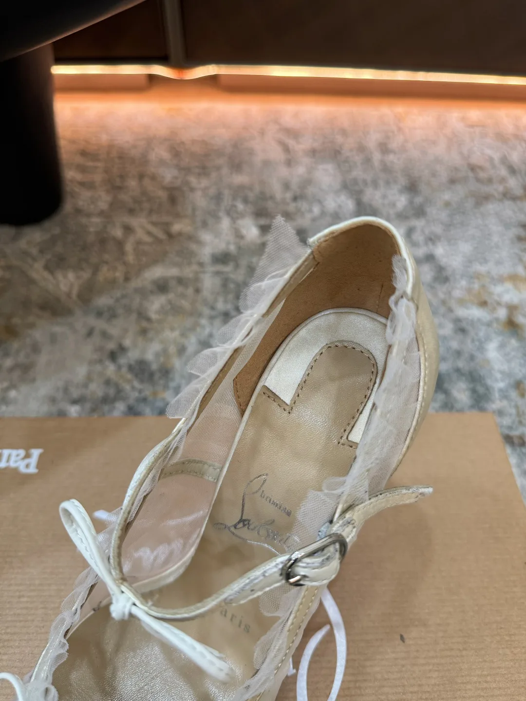 Туфли Женские Christian Louboutin 17524668