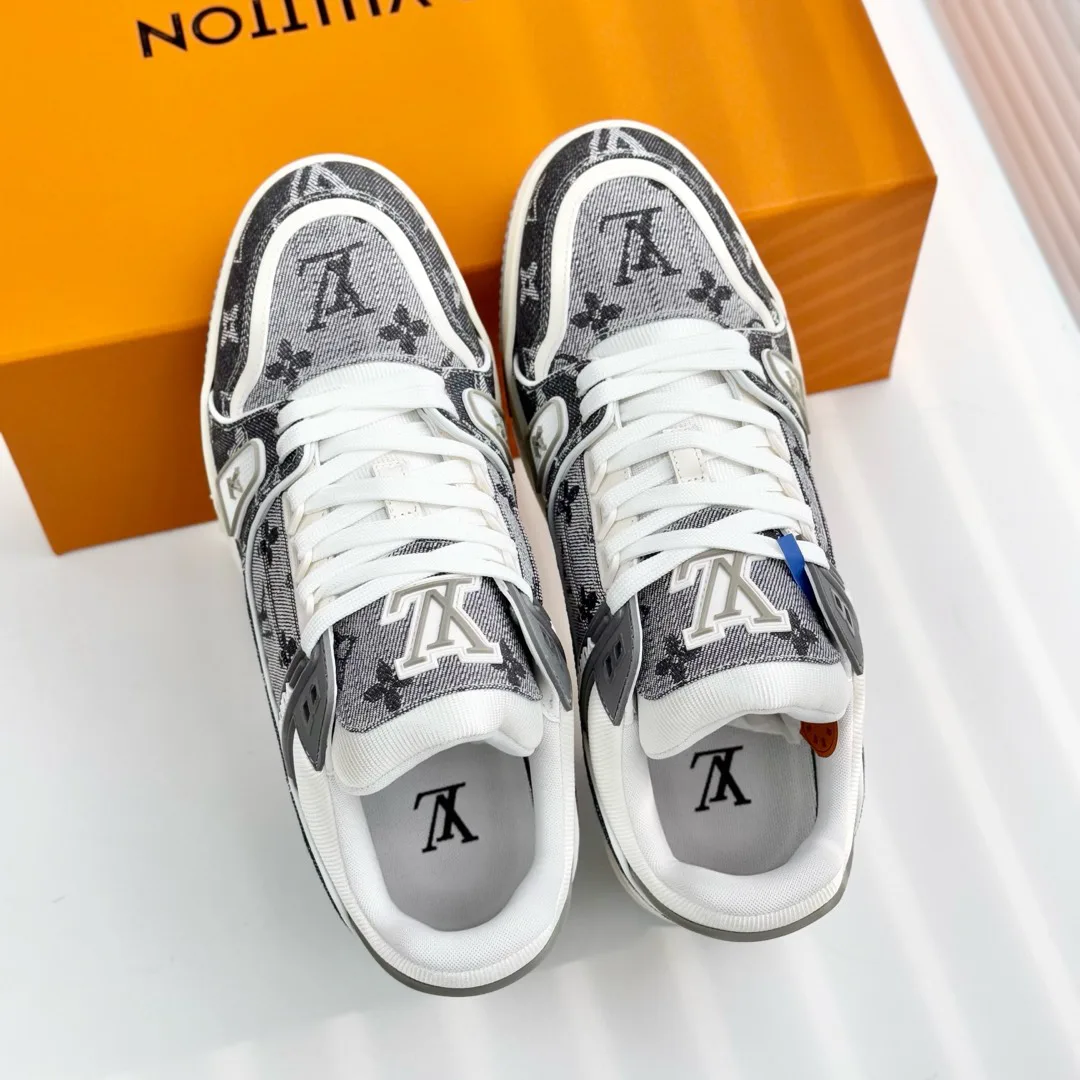 Кроссовки Женские Louis Vuitton 2044