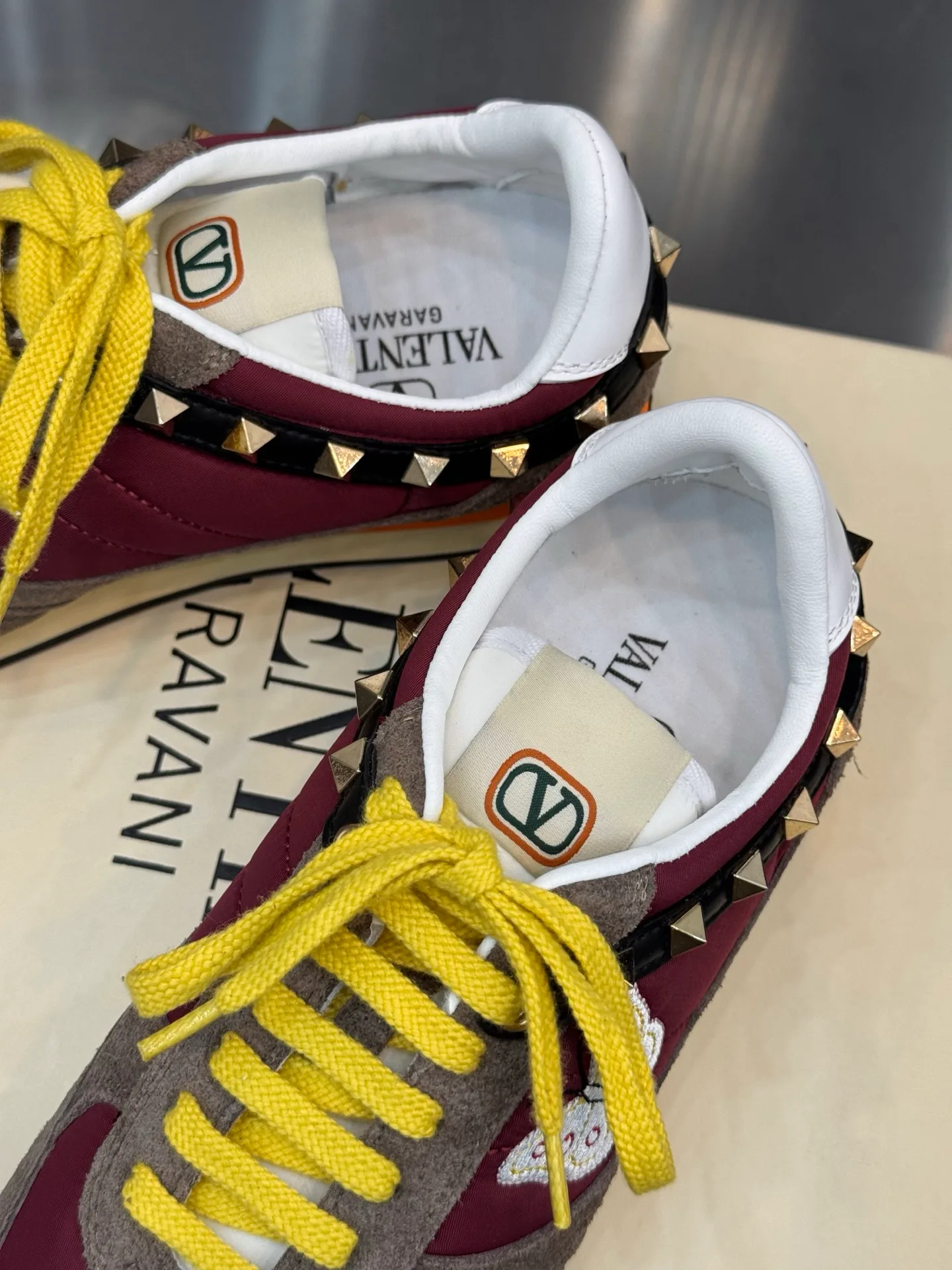 Кроссовки Женские Valentino 18202511